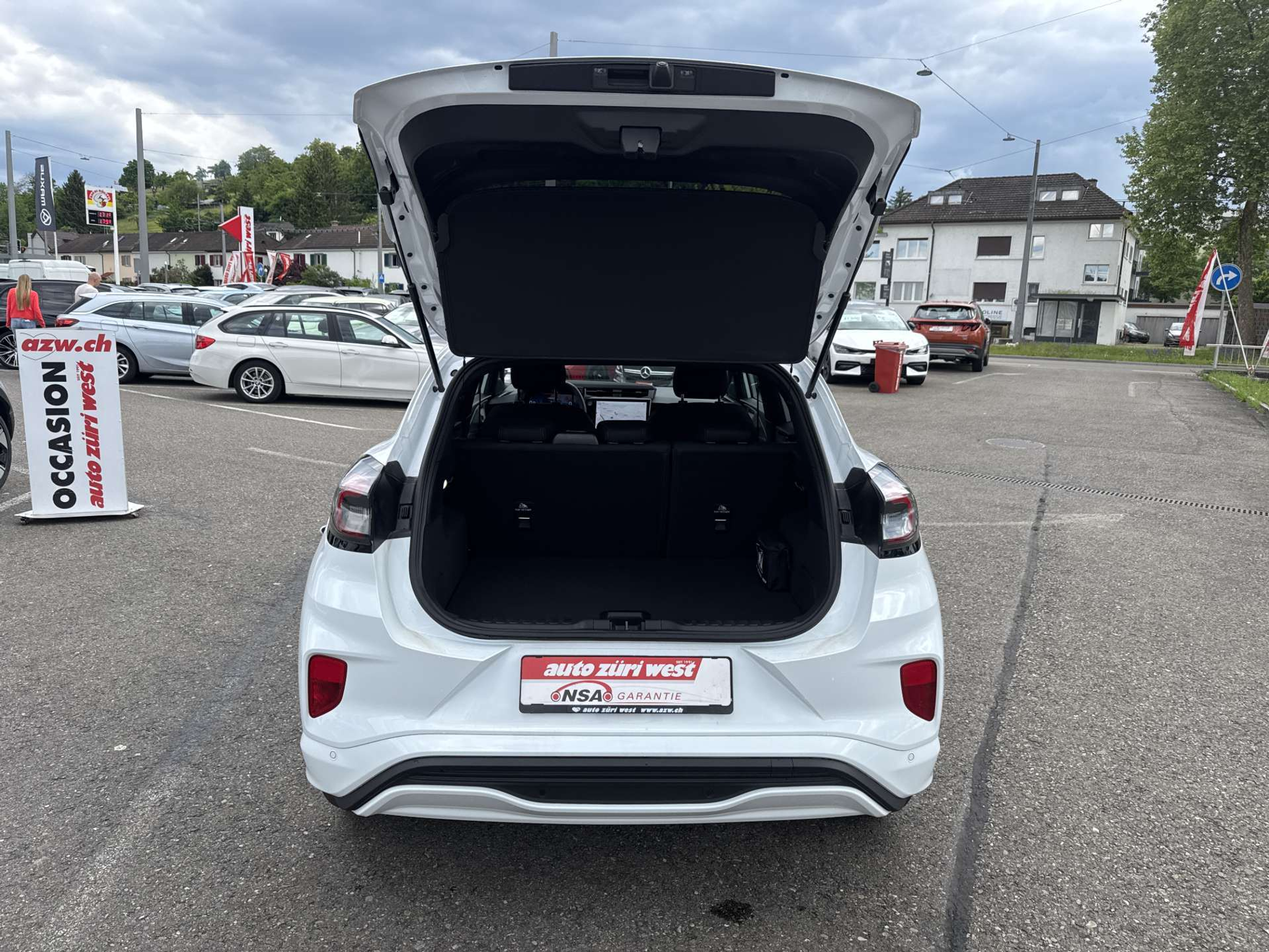 listing desktop thumbnail image 7