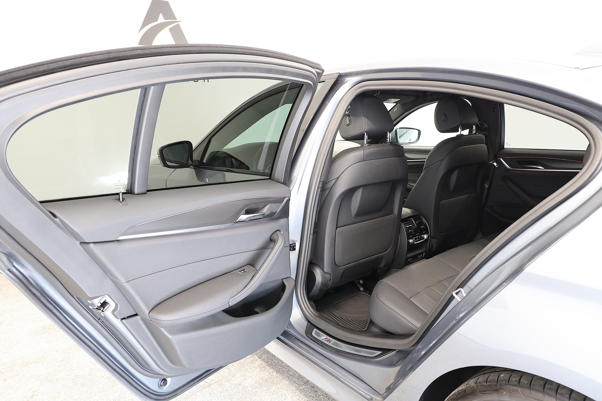 listing desktop thumbnail image 13