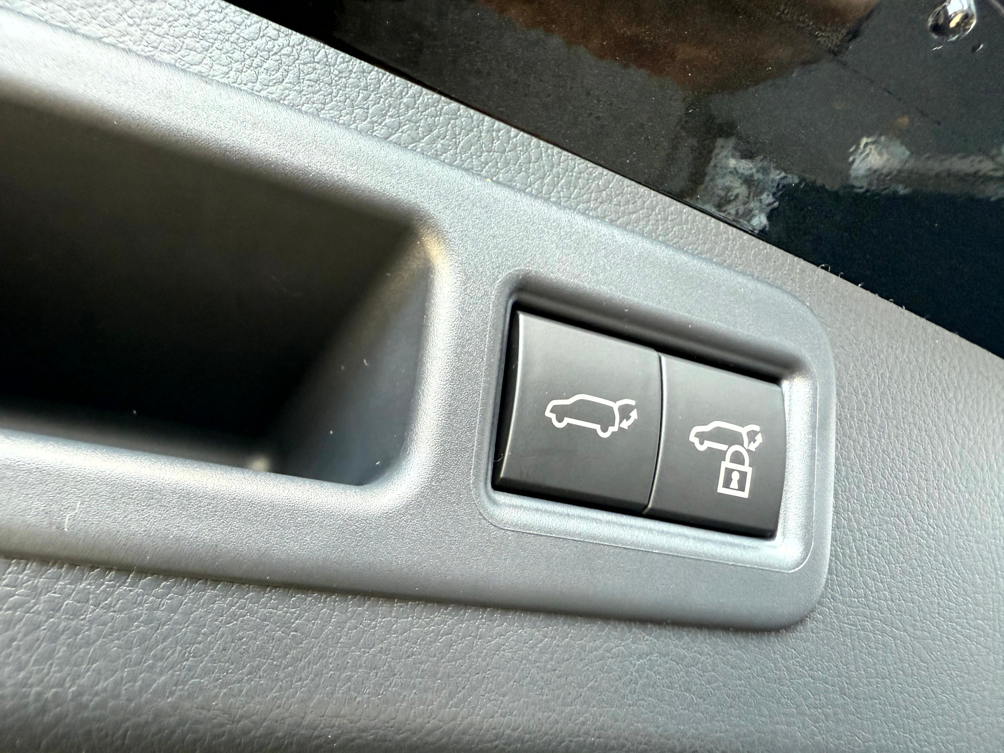 listing desktop thumbnail image 8