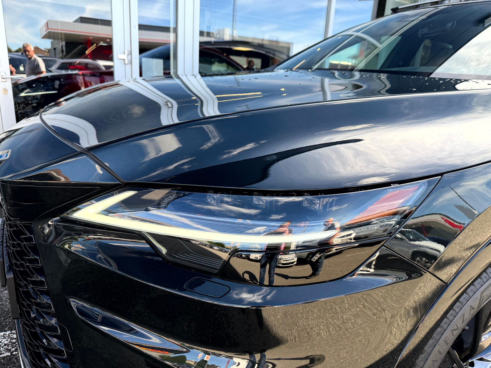 listing desktop thumbnail image 1