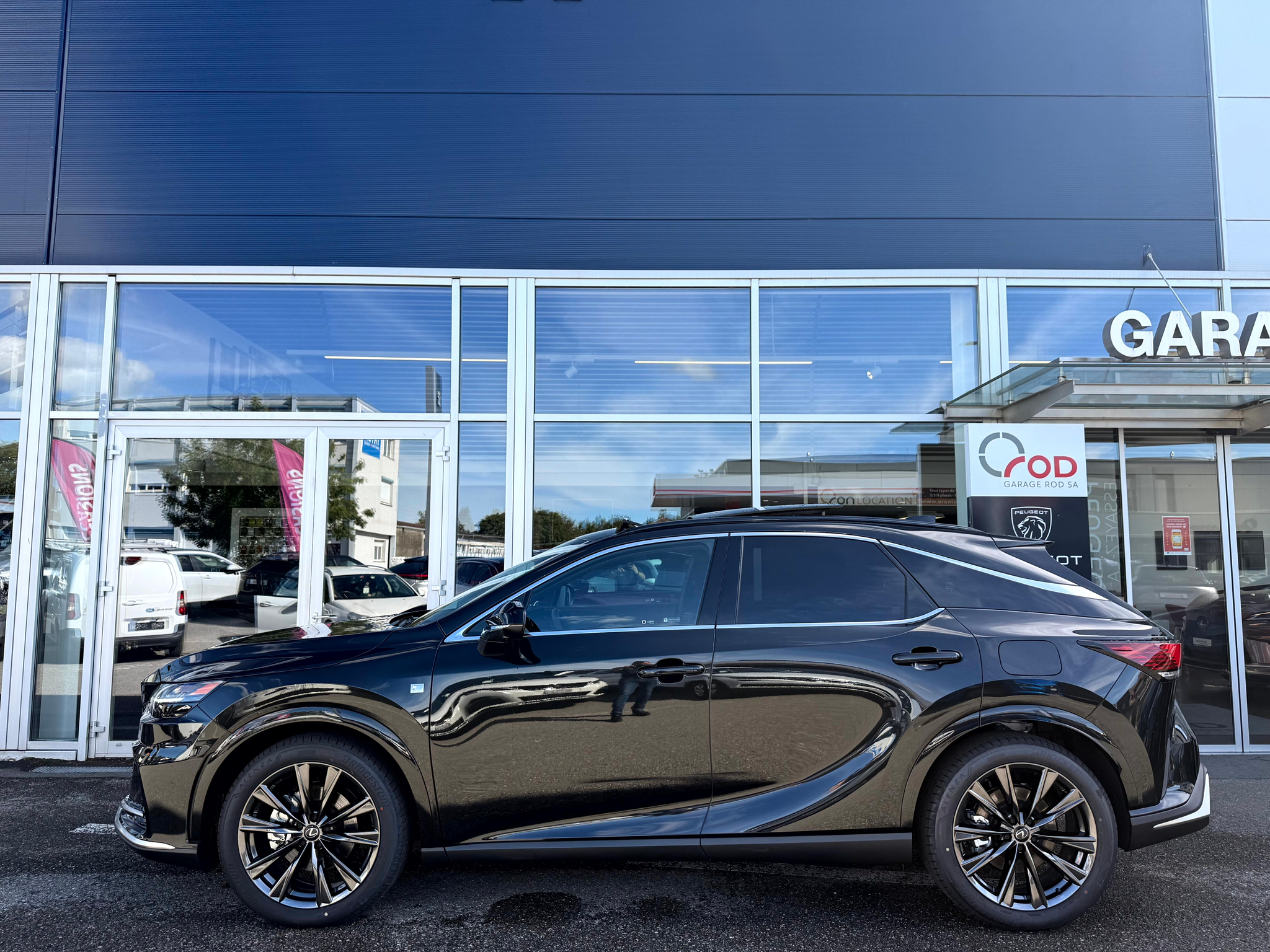 listing desktop thumbnail image 4