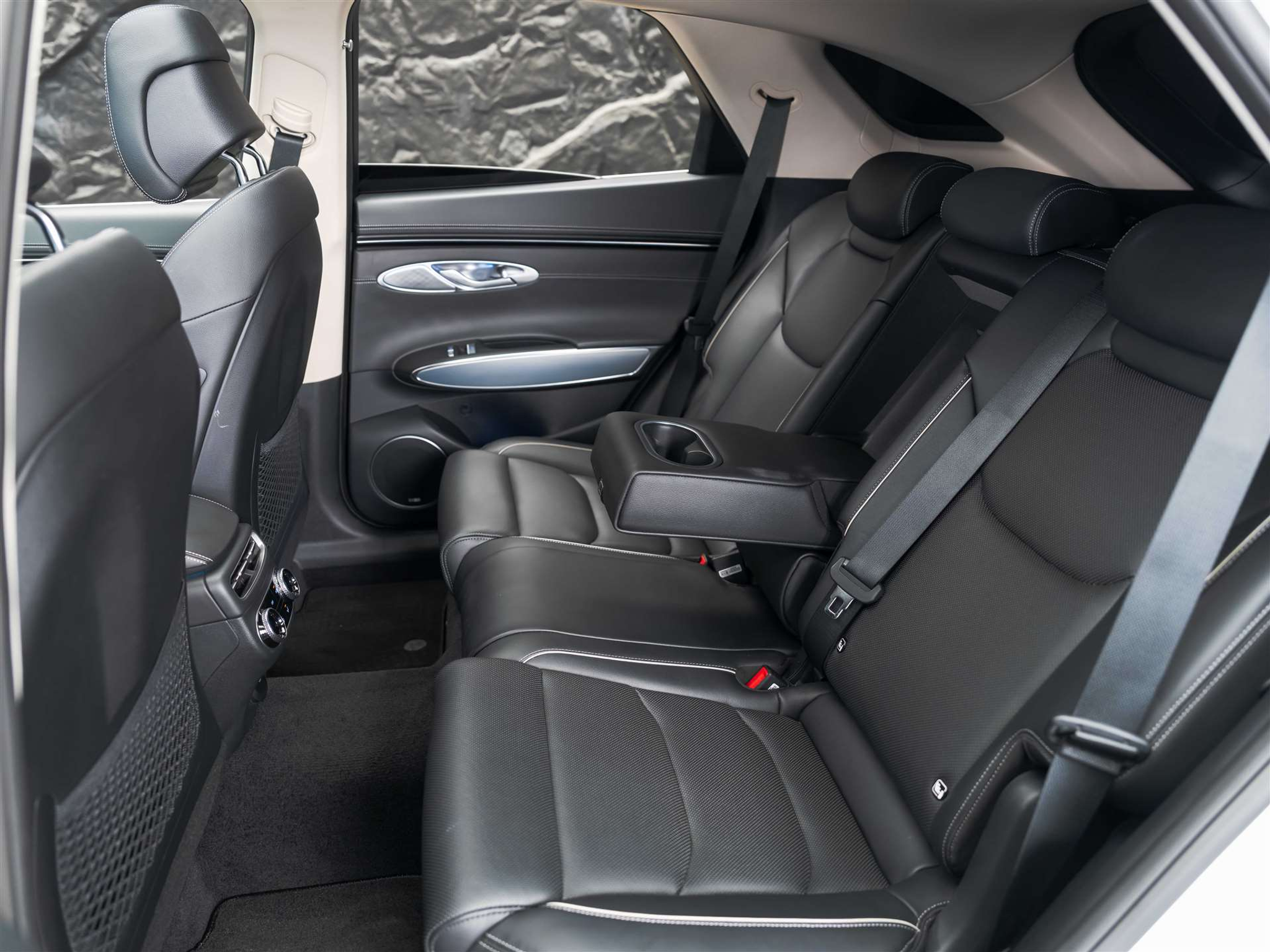 listing desktop thumbnail image 16