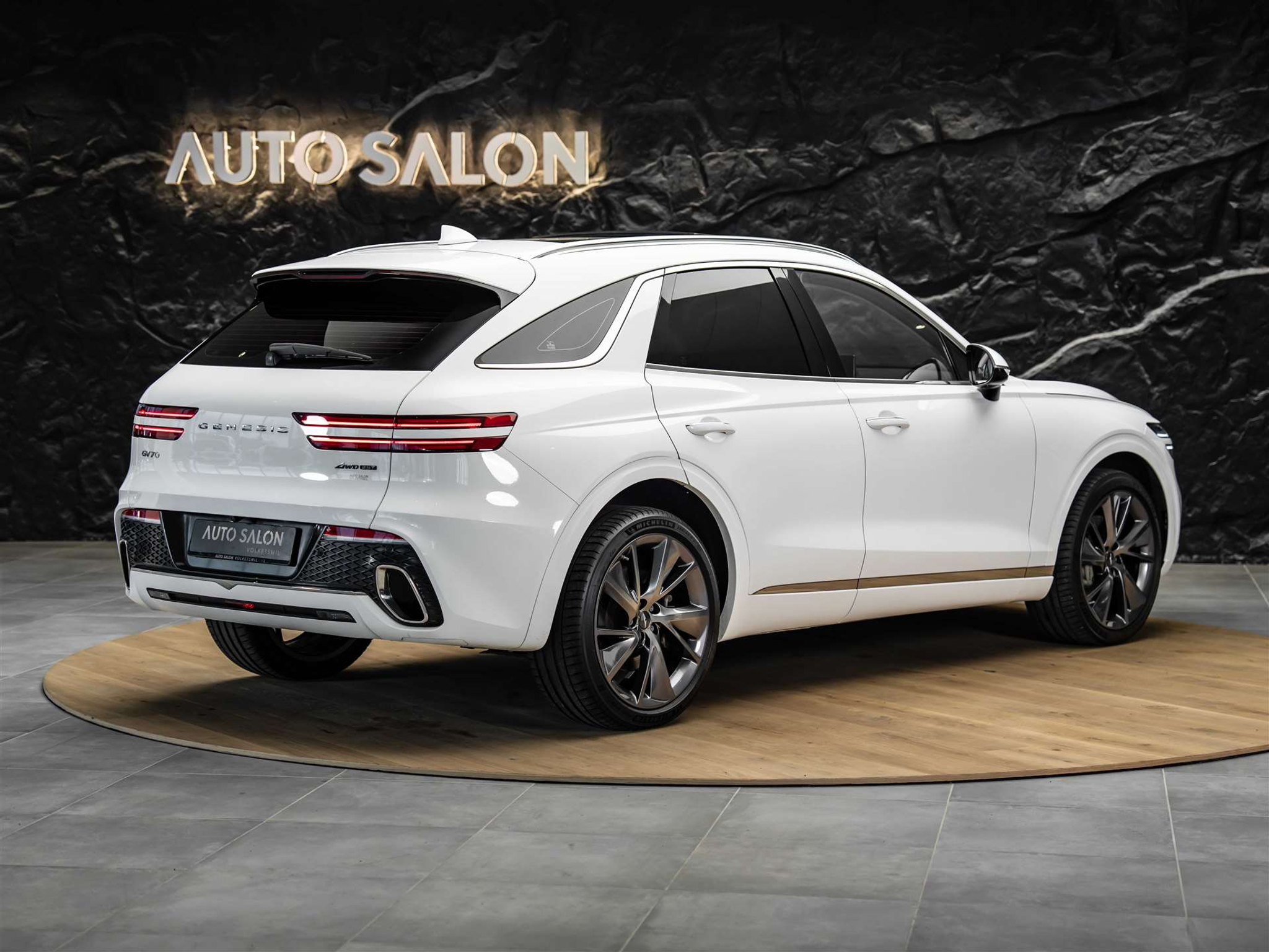 listing desktop thumbnail image 4