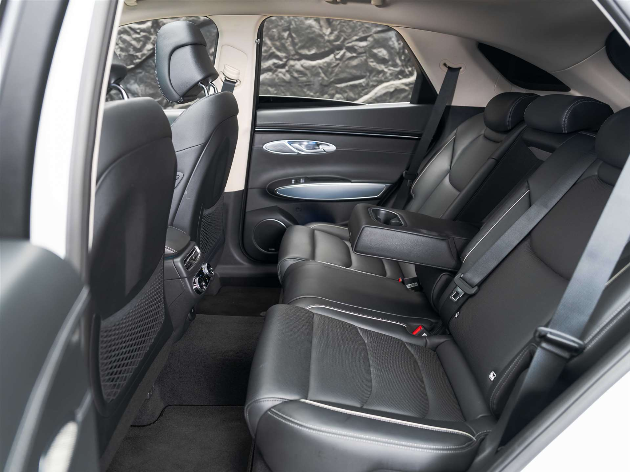 listing desktop thumbnail image 15