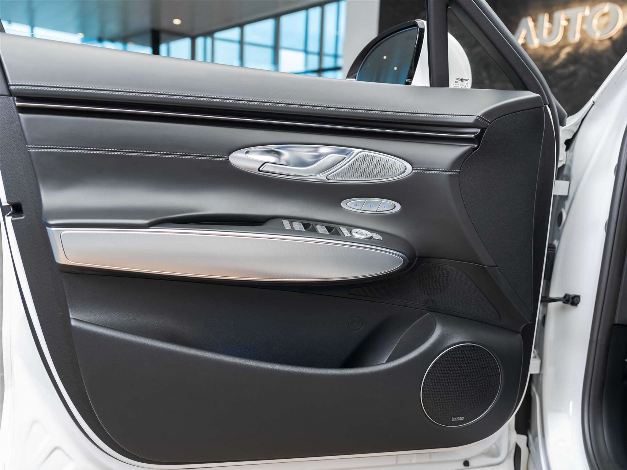 listing desktop thumbnail image 23