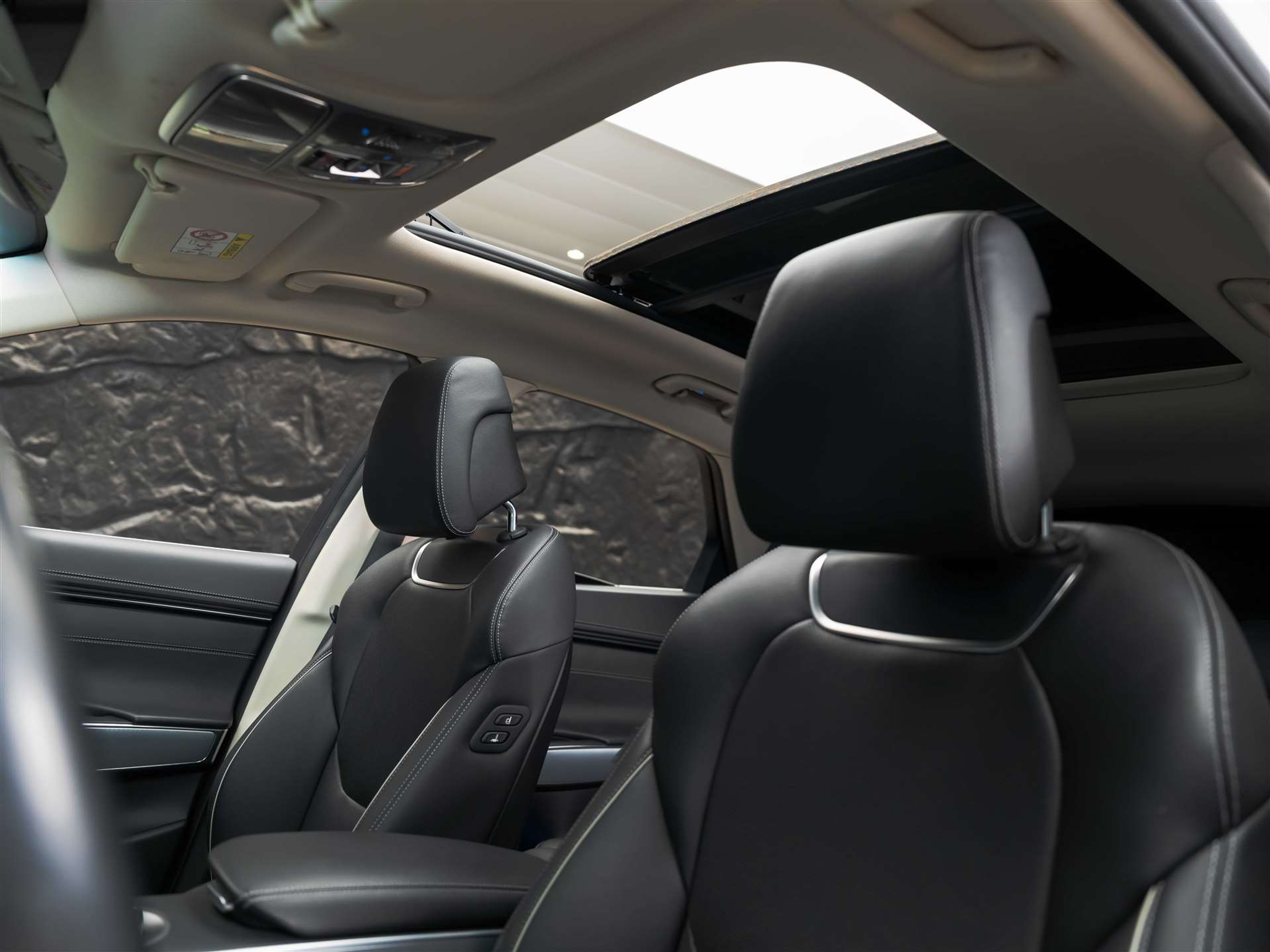 listing desktop thumbnail image 12