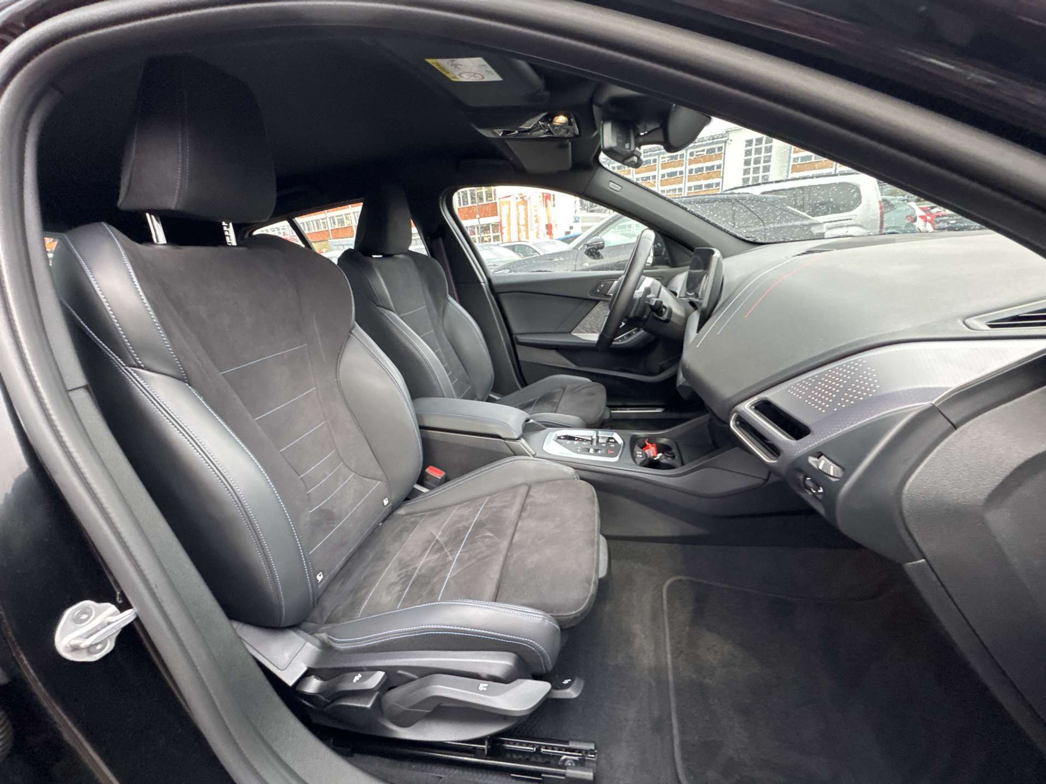 listing desktop thumbnail image 12