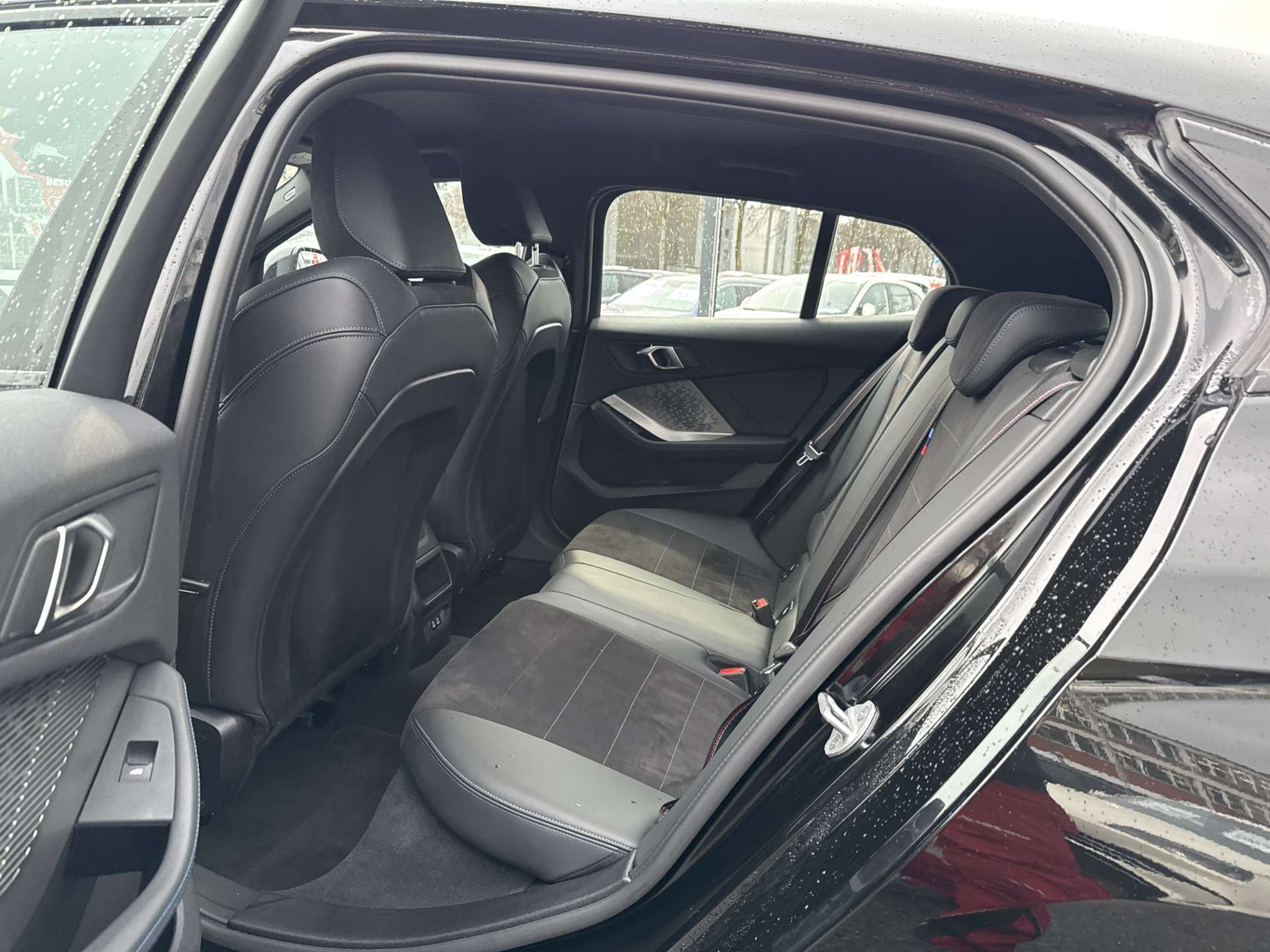 listing desktop thumbnail image 6