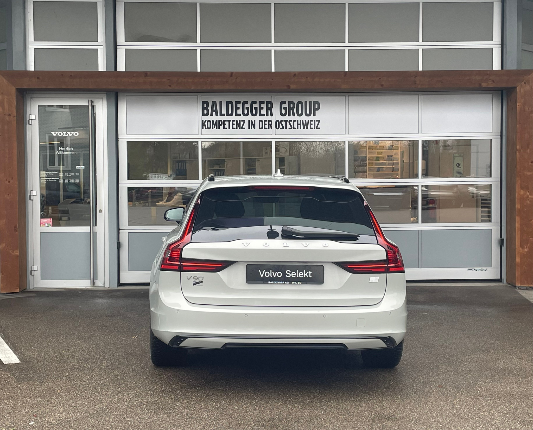 listing desktop thumbnail image 9