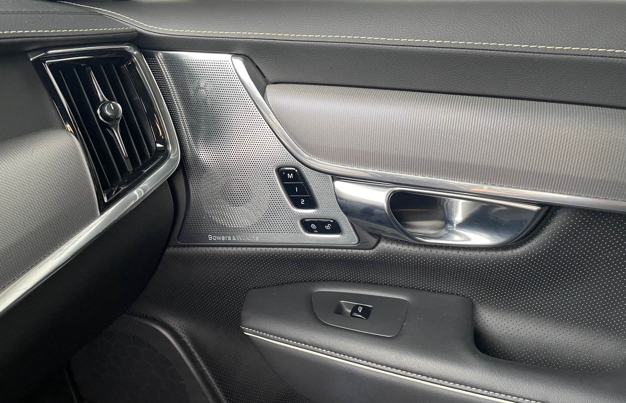 listing desktop thumbnail image 13