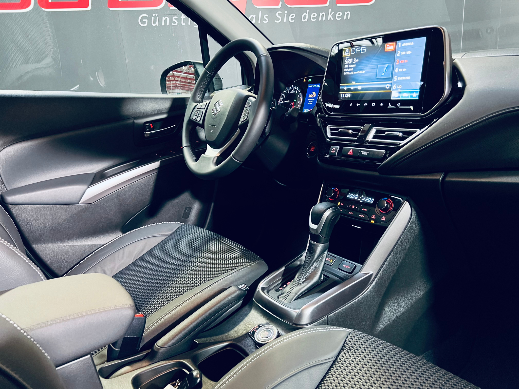 listing desktop thumbnail image 12