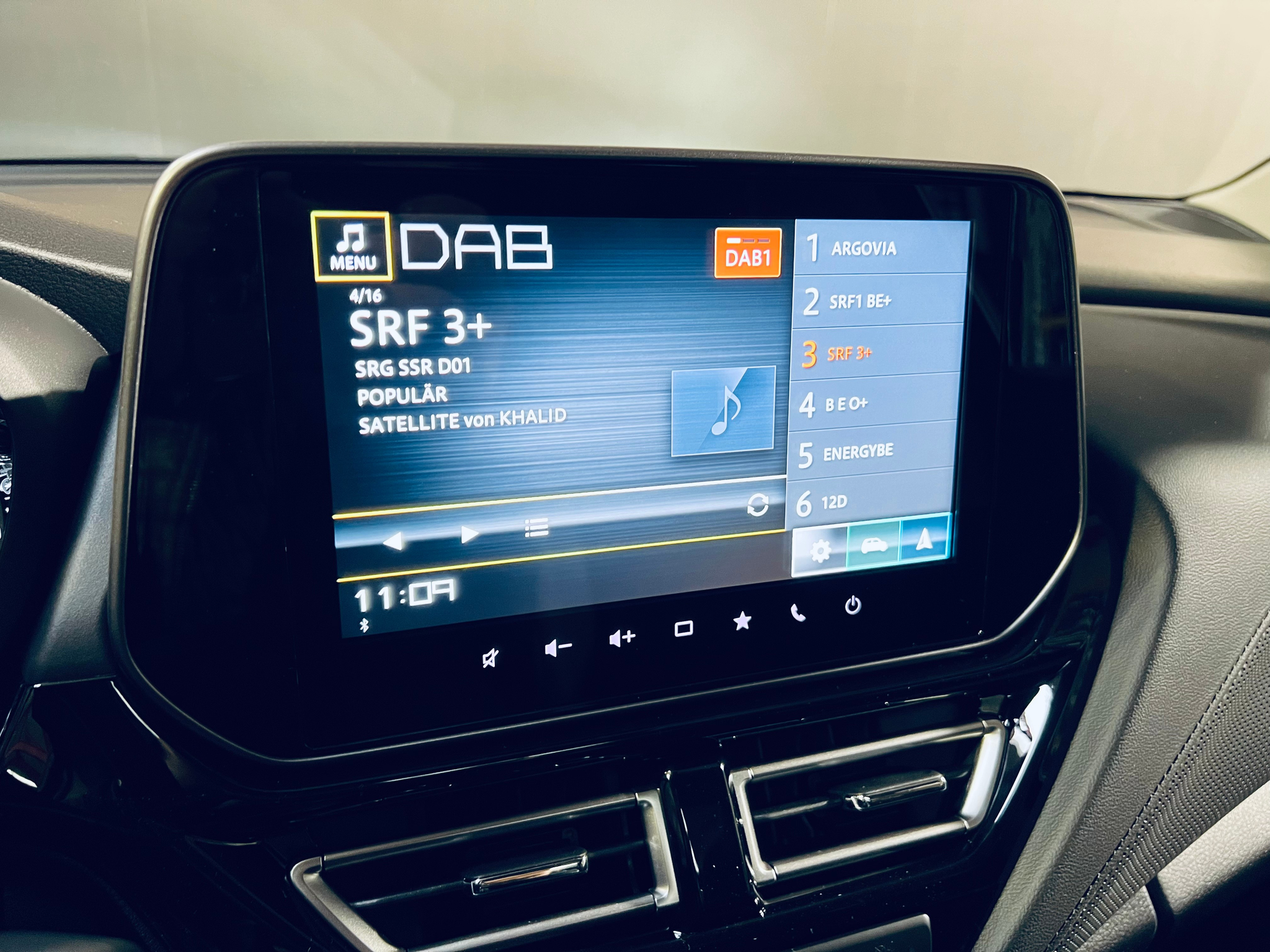 listing desktop thumbnail image 24