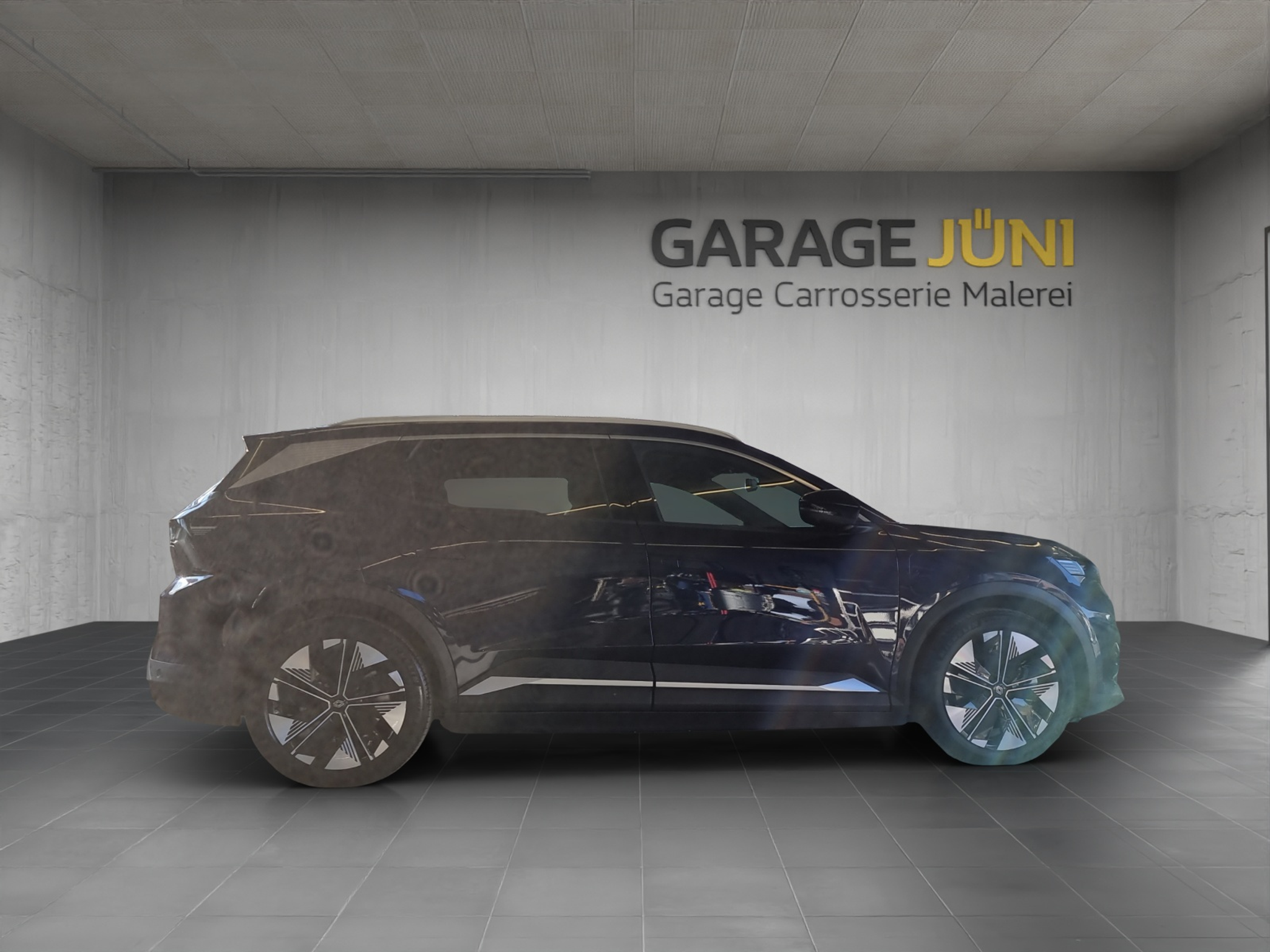 listing desktop thumbnail image 1