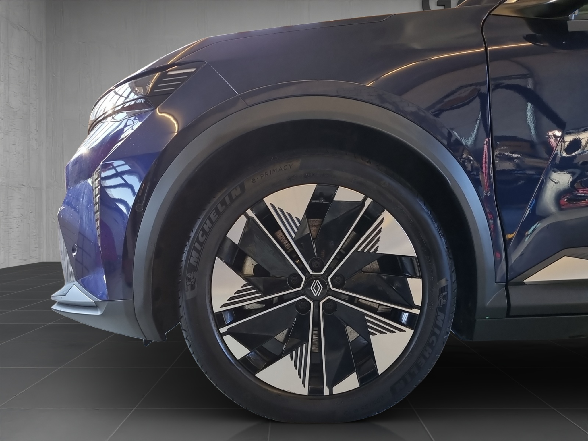 listing desktop thumbnail image 5