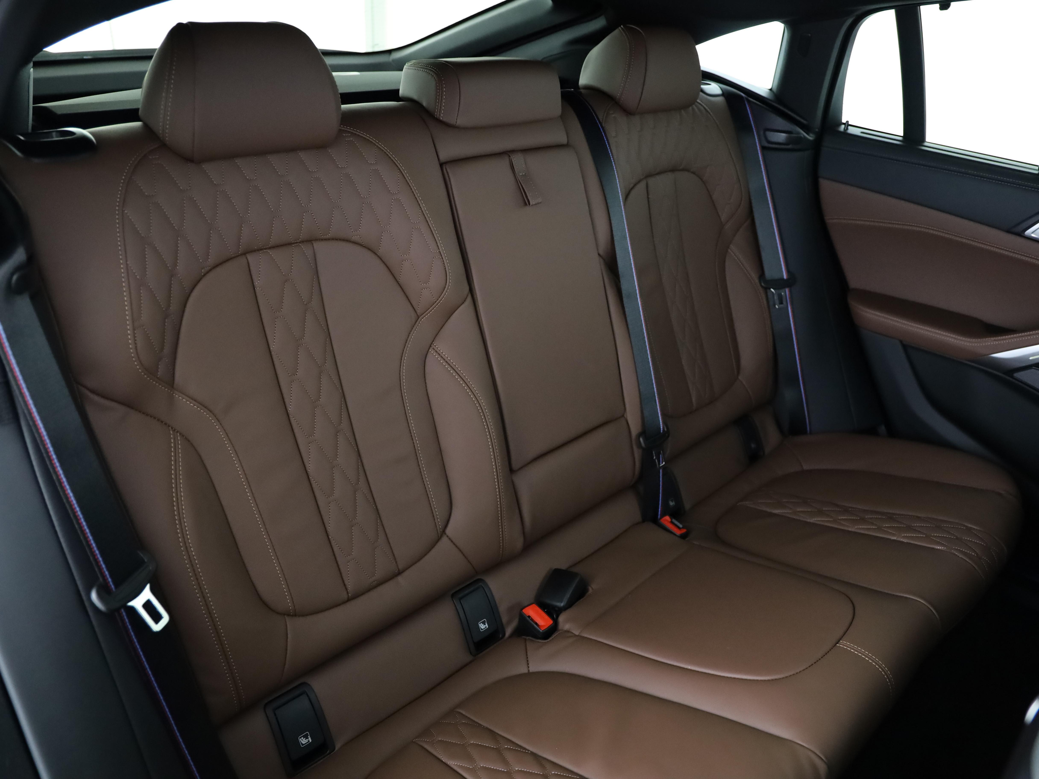 listing desktop thumbnail image 11