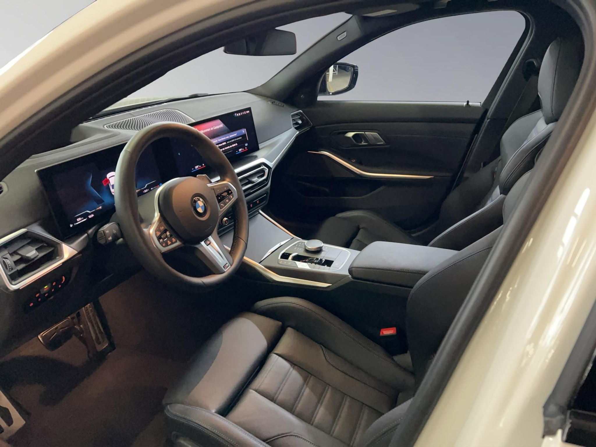 listing desktop thumbnail image 3