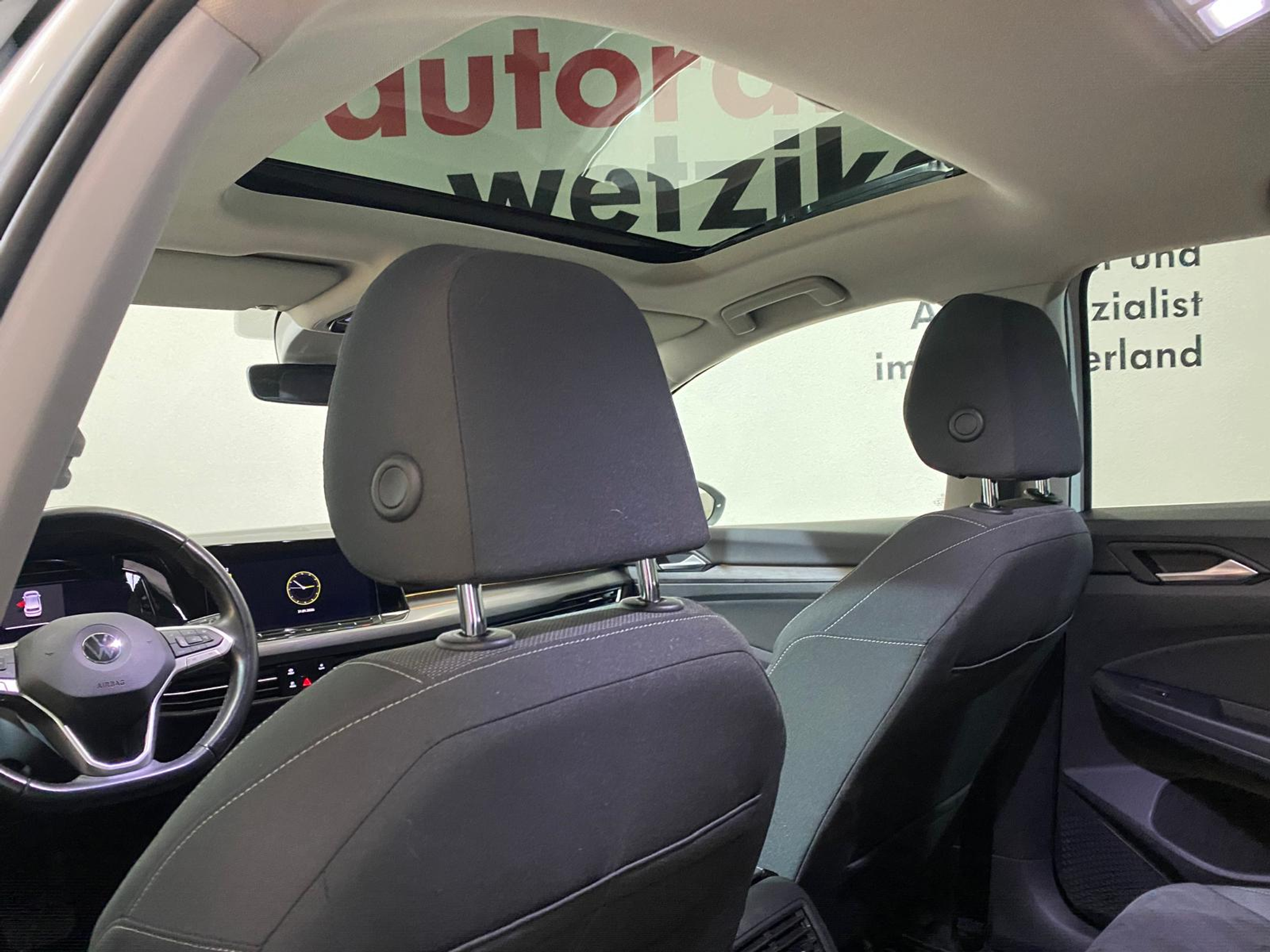 listing desktop thumbnail image 9