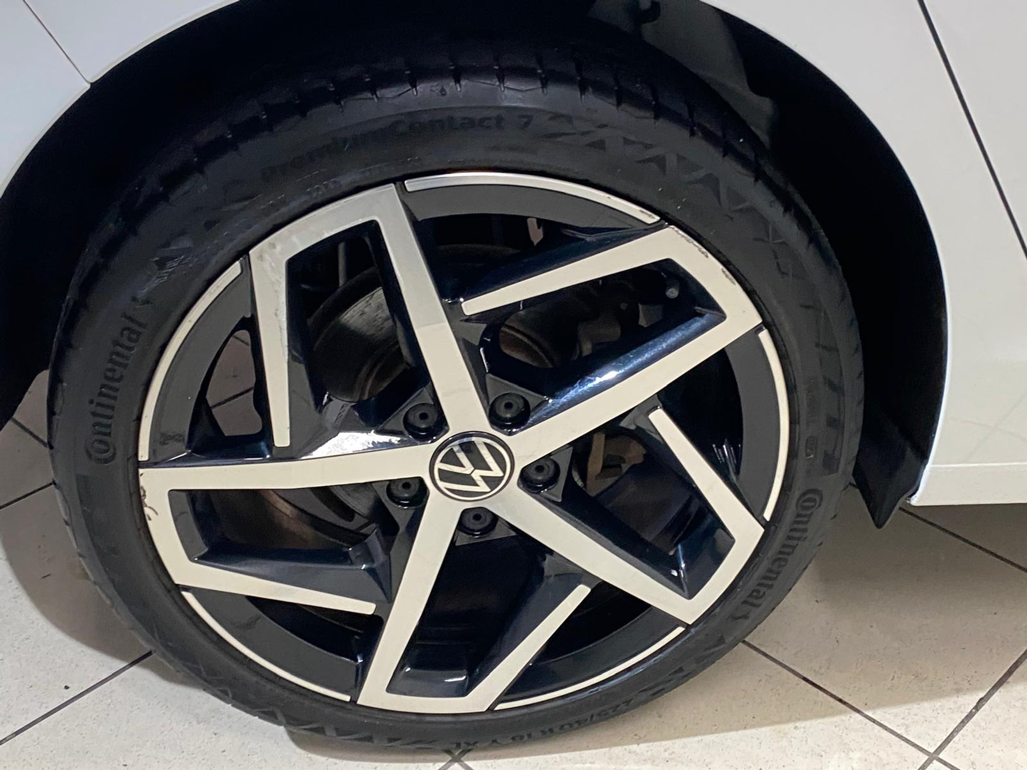 listing desktop thumbnail image 4