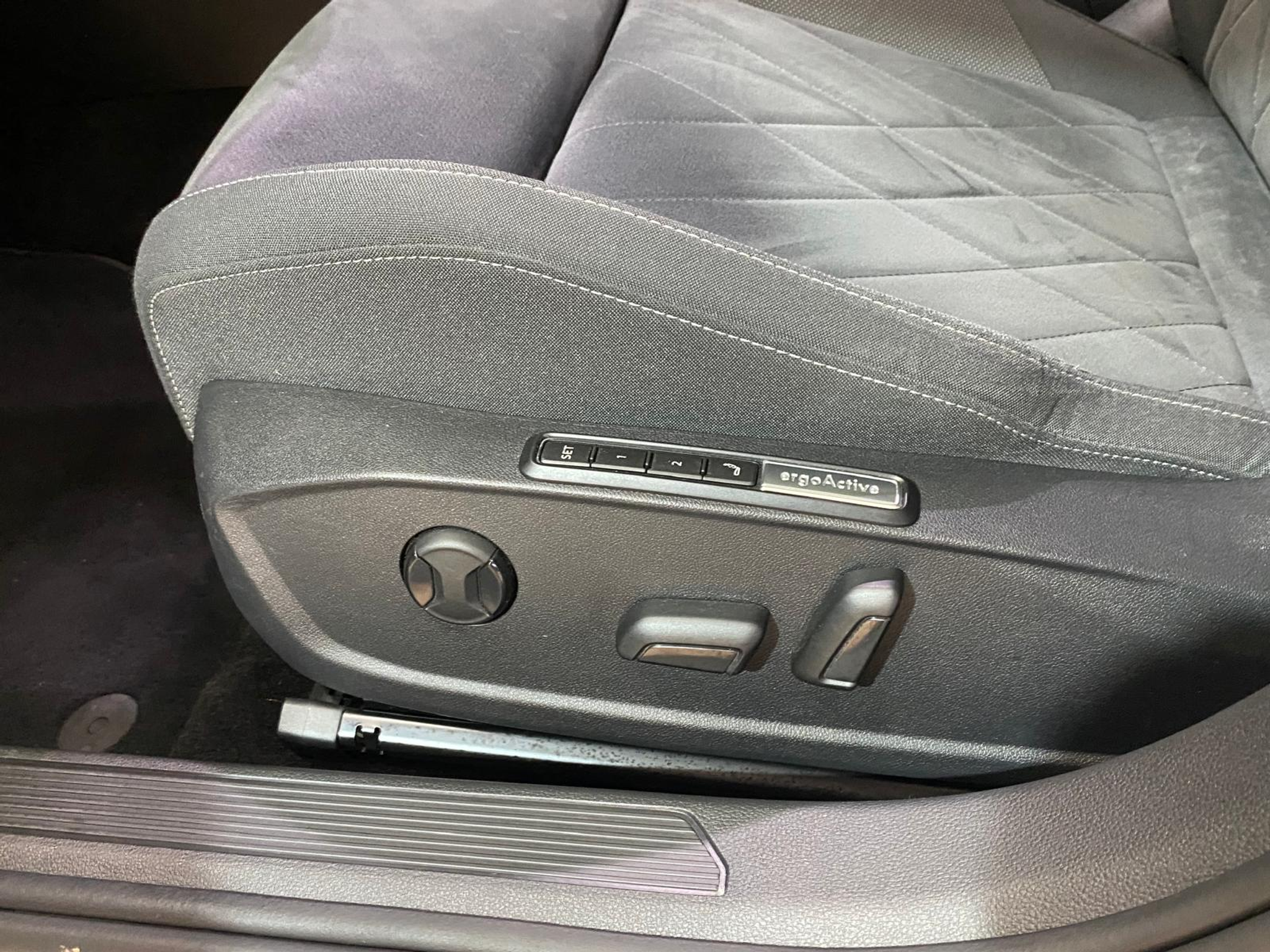 listing desktop thumbnail image 7