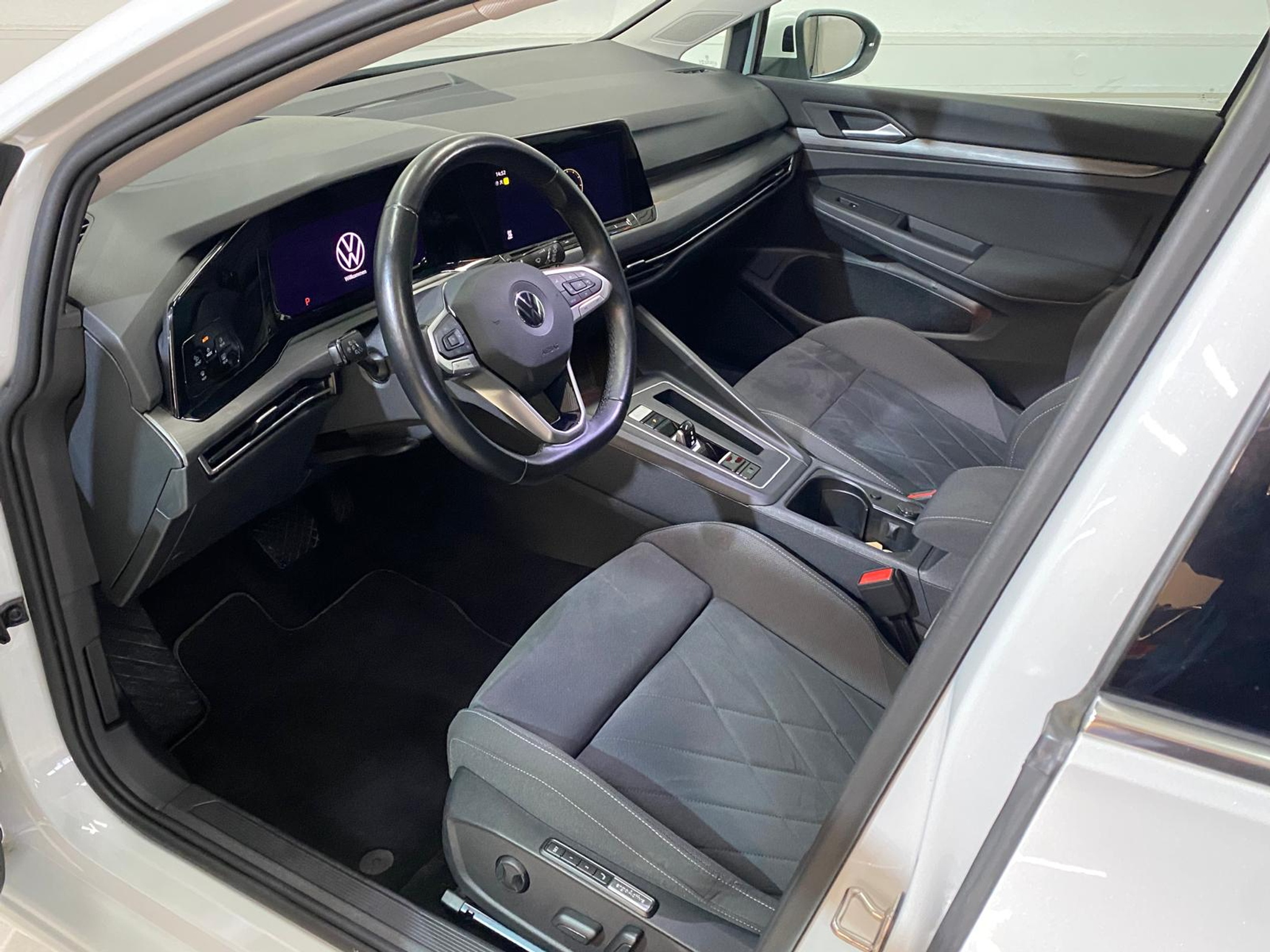 listing desktop thumbnail image 5