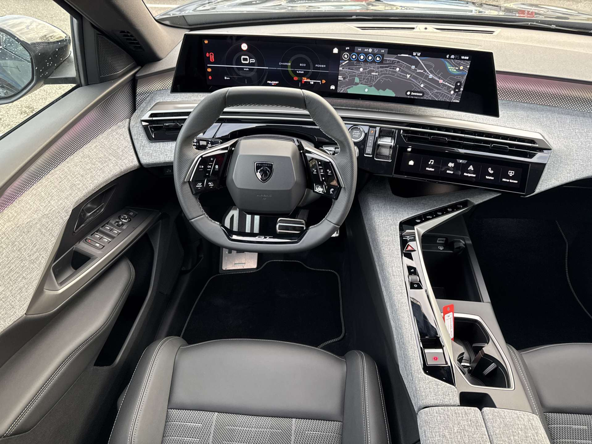 listing desktop thumbnail image 4