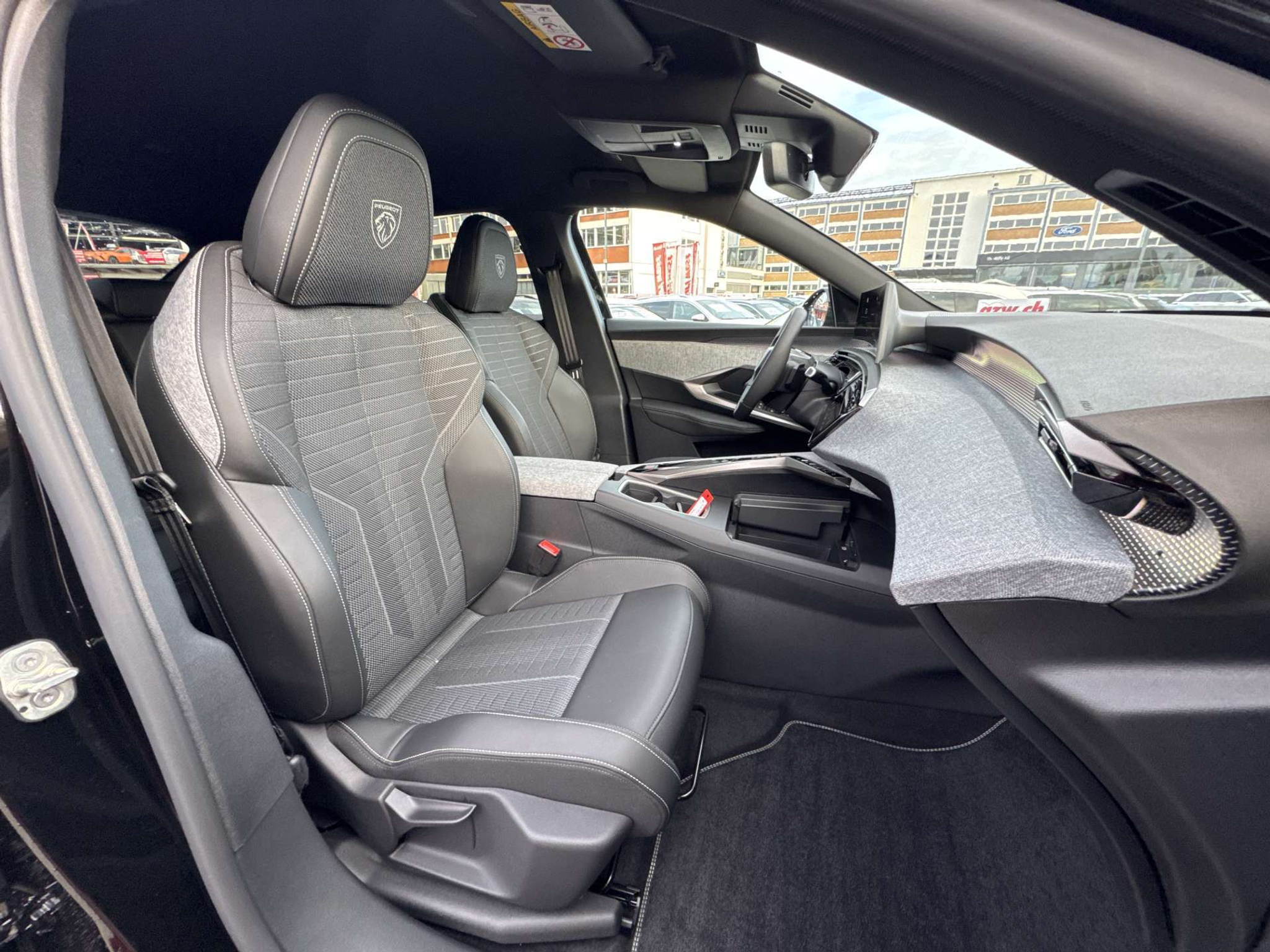 listing desktop thumbnail image 12