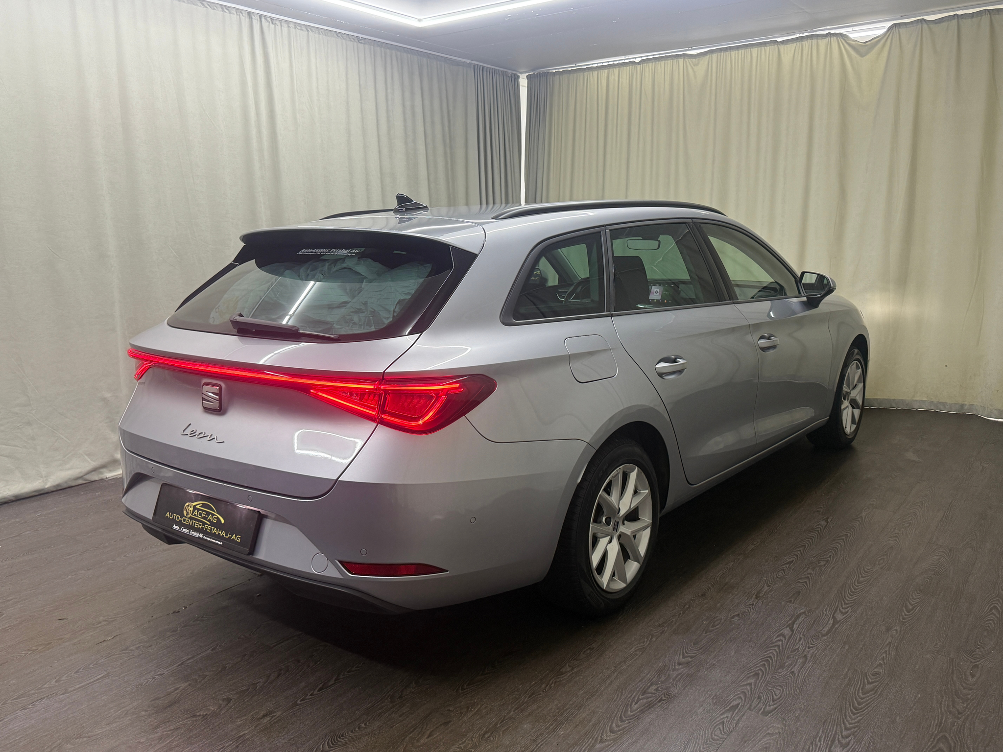 listing desktop thumbnail image 3