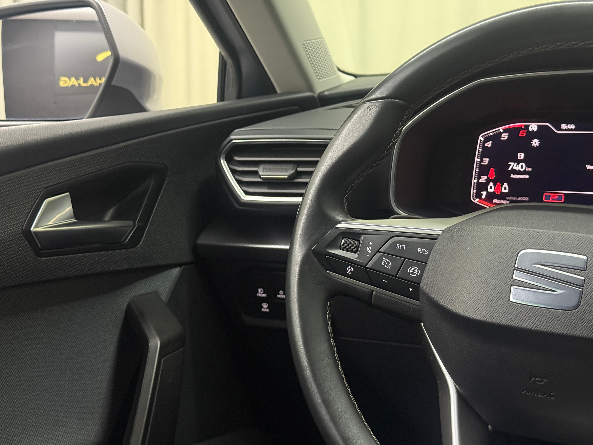 listing desktop thumbnail image 14