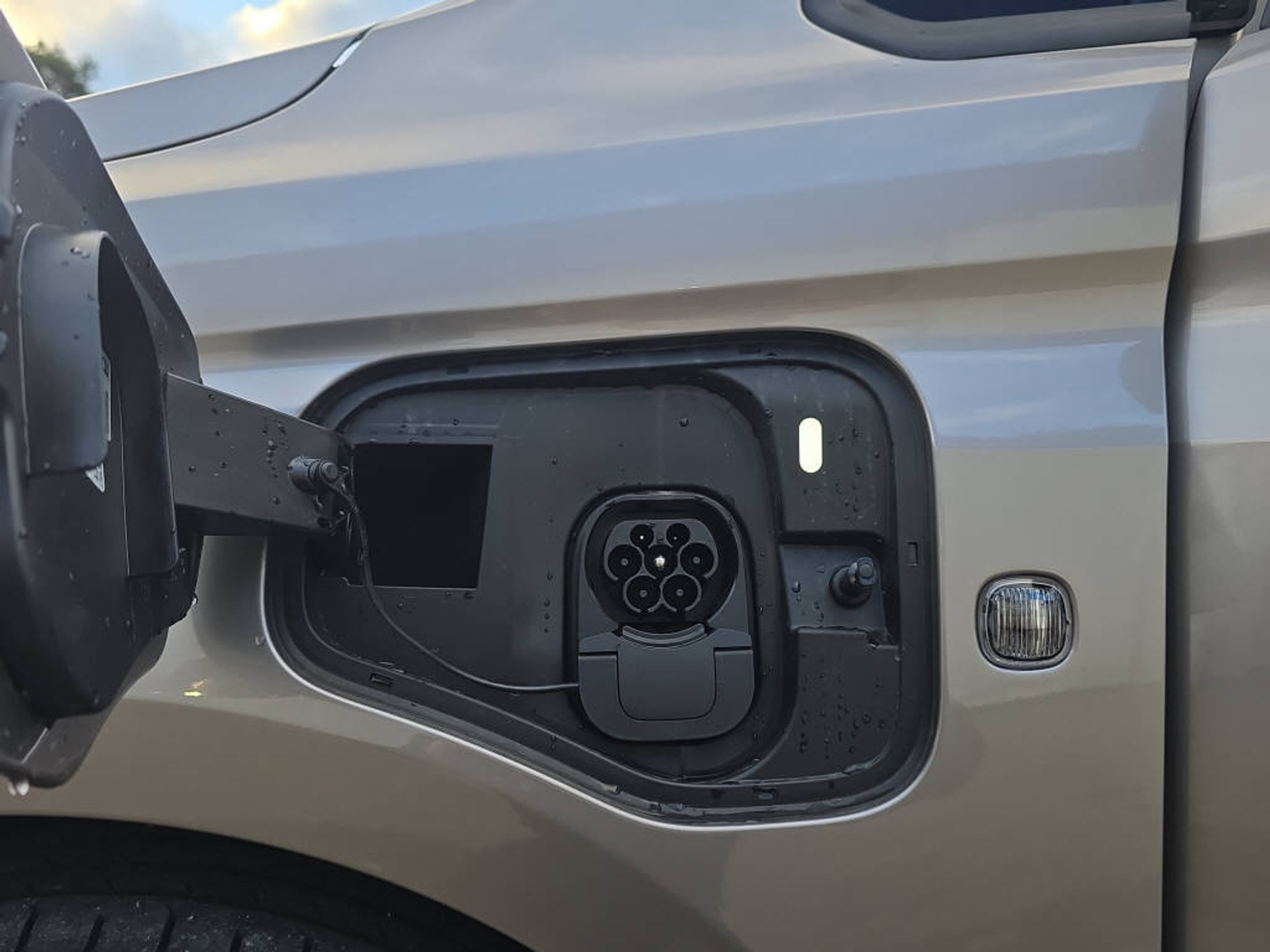 listing desktop thumbnail image 28