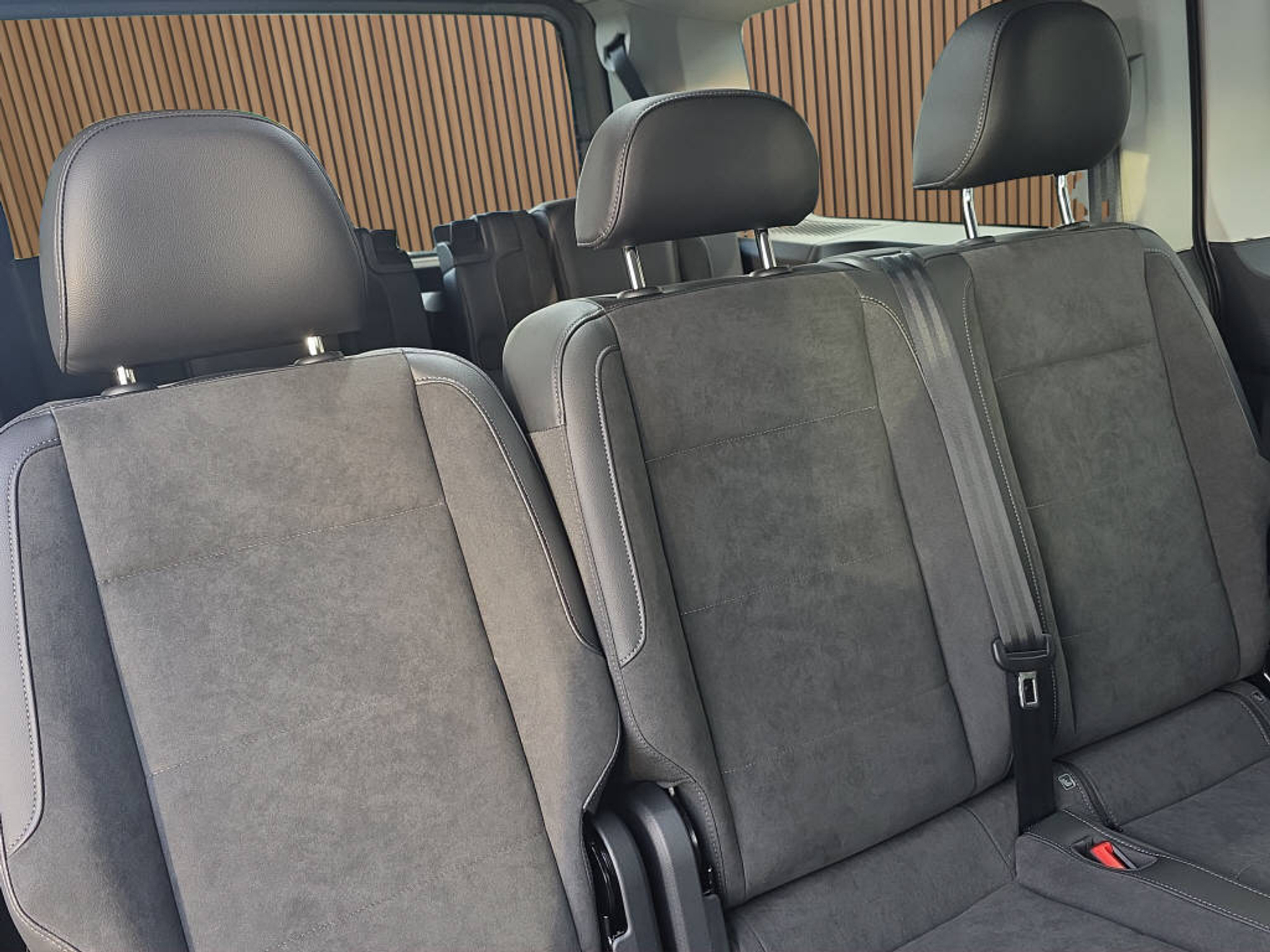 listing desktop thumbnail image 13