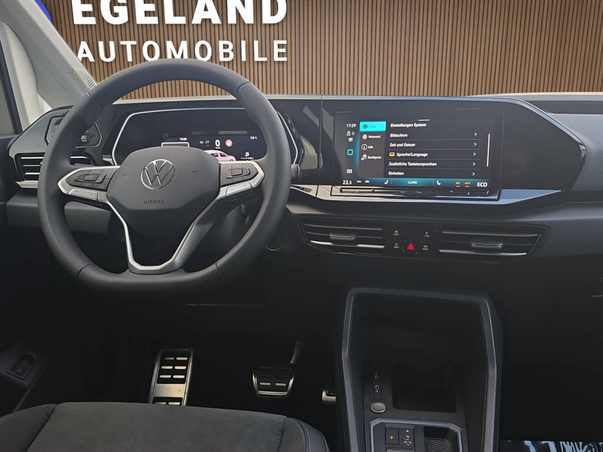 listing desktop thumbnail image 12