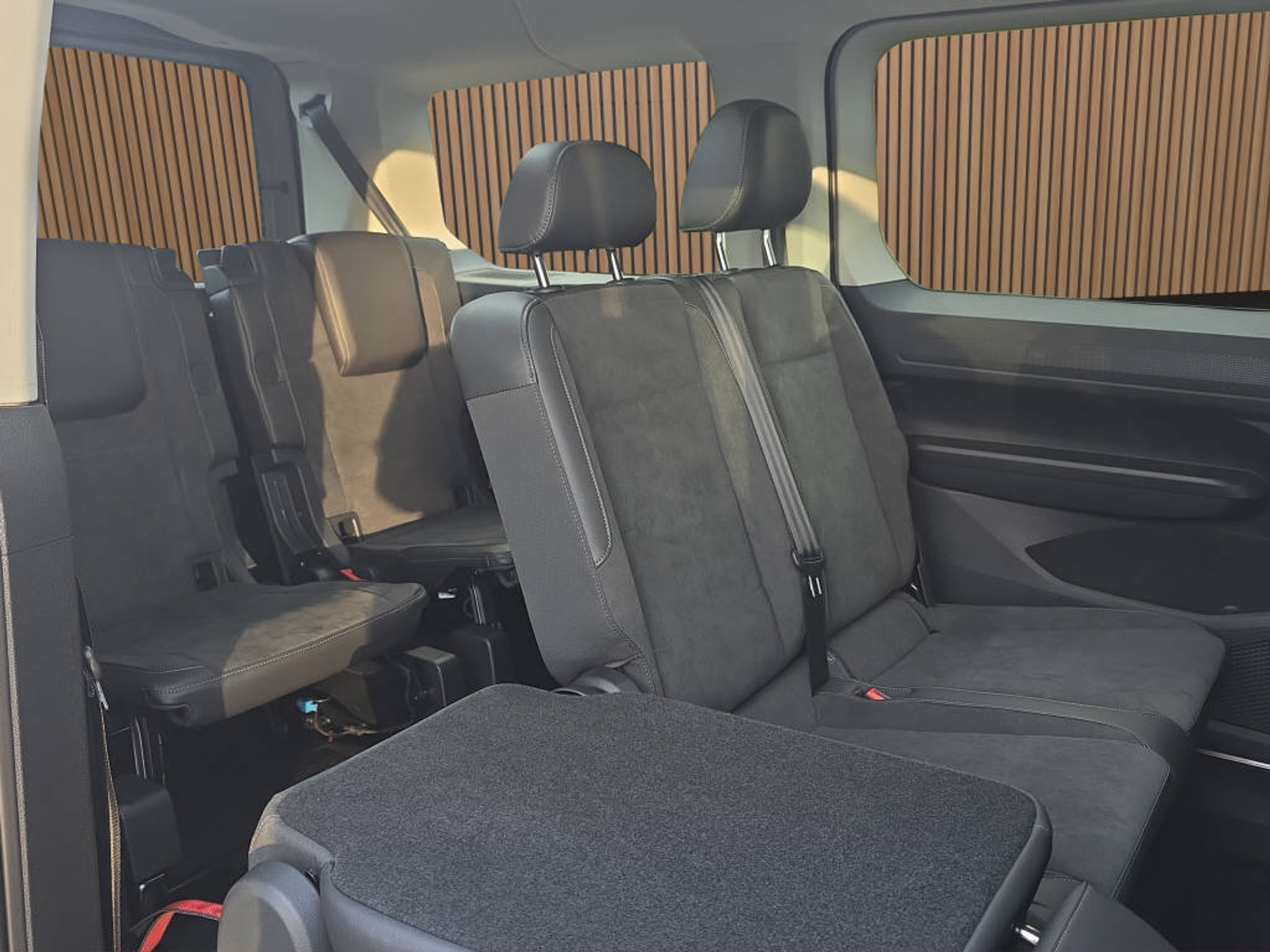 listing desktop thumbnail image 15