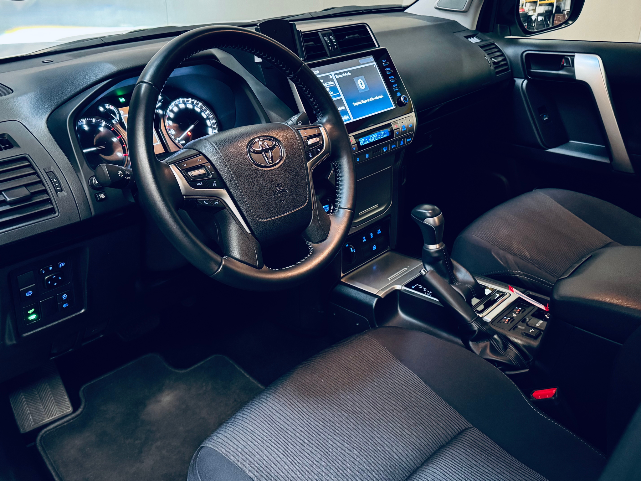 listing desktop thumbnail image 17