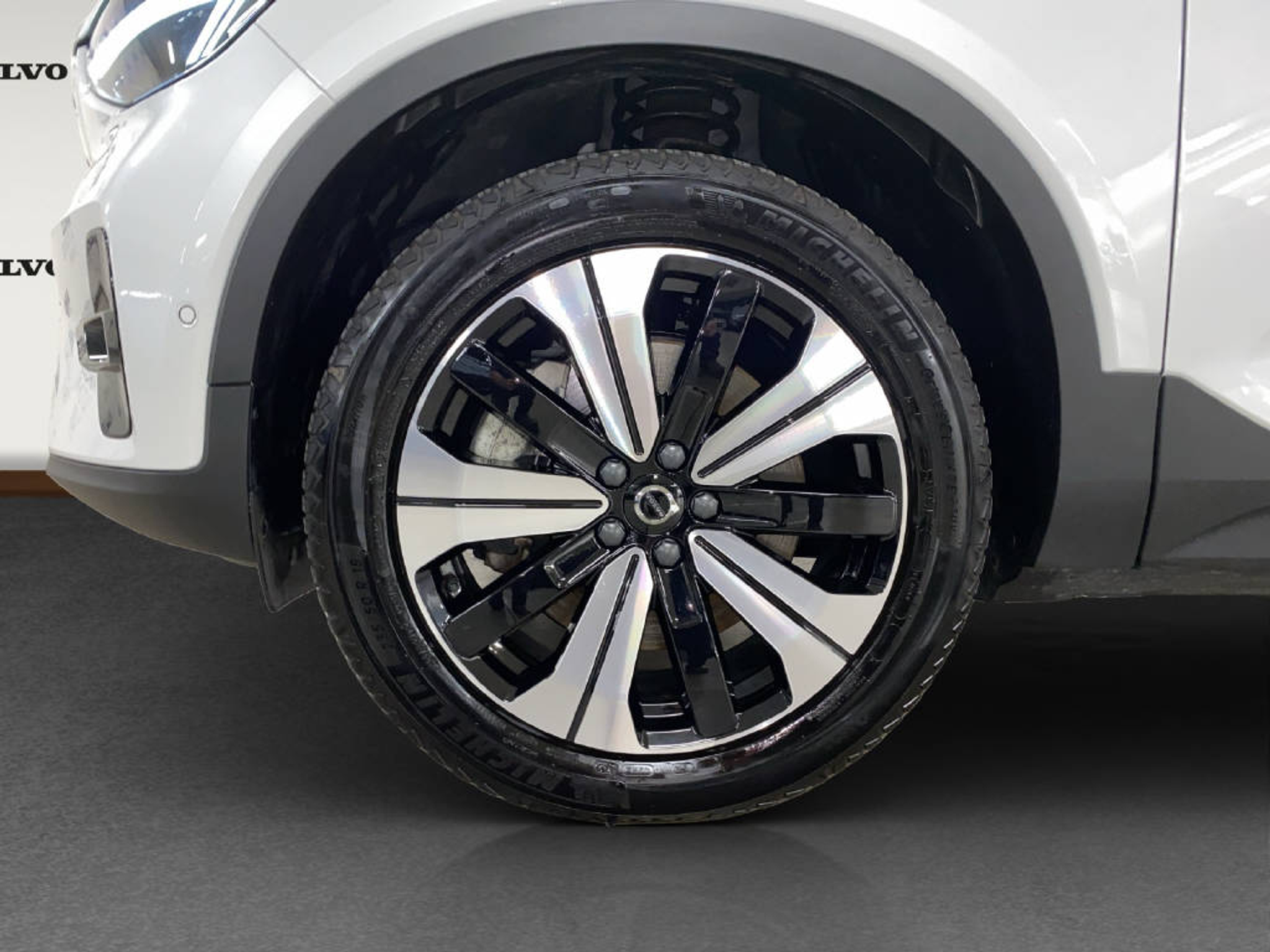 listing desktop thumbnail image 14