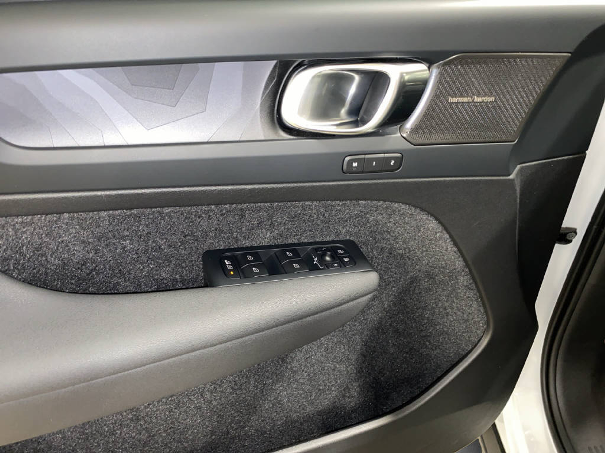 listing desktop thumbnail image 11