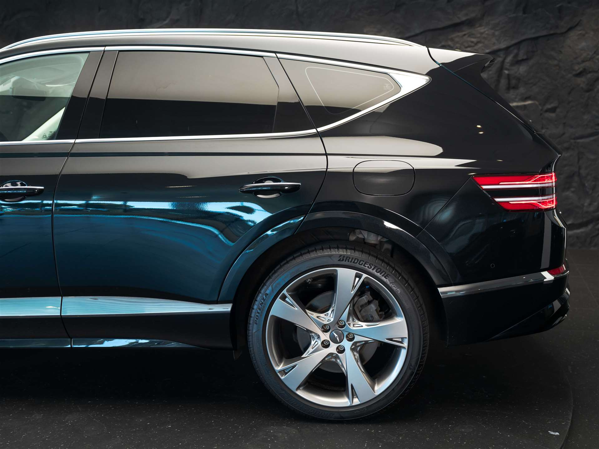 listing desktop thumbnail image 20