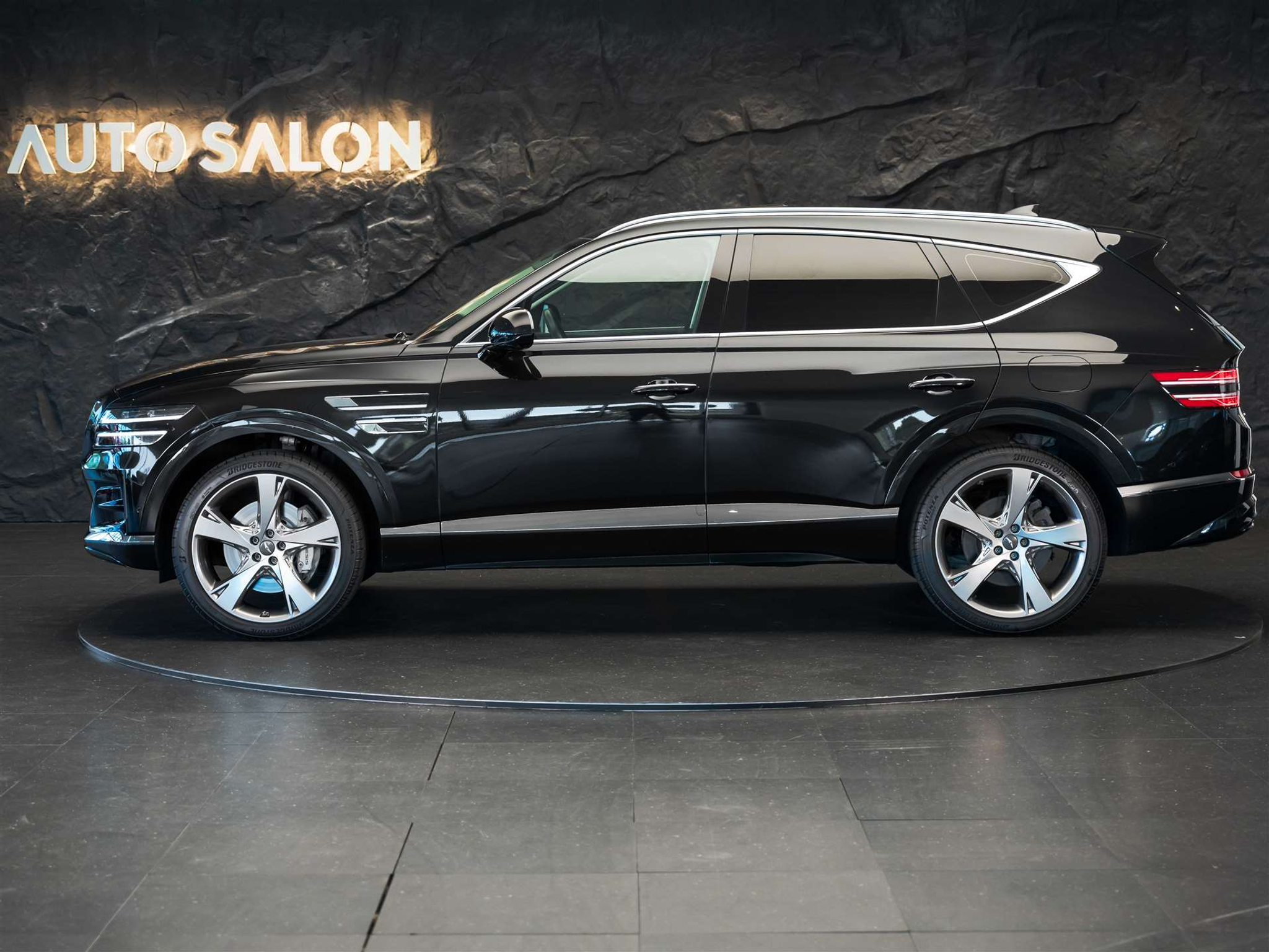 listing desktop thumbnail image 1