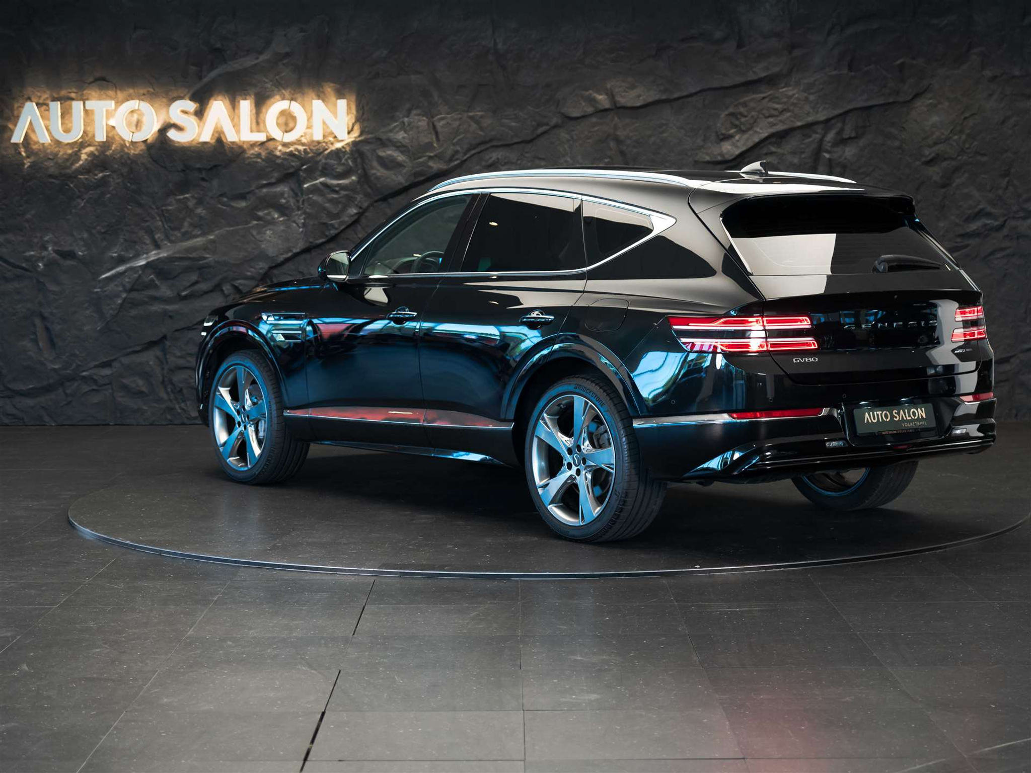 listing desktop thumbnail image 2