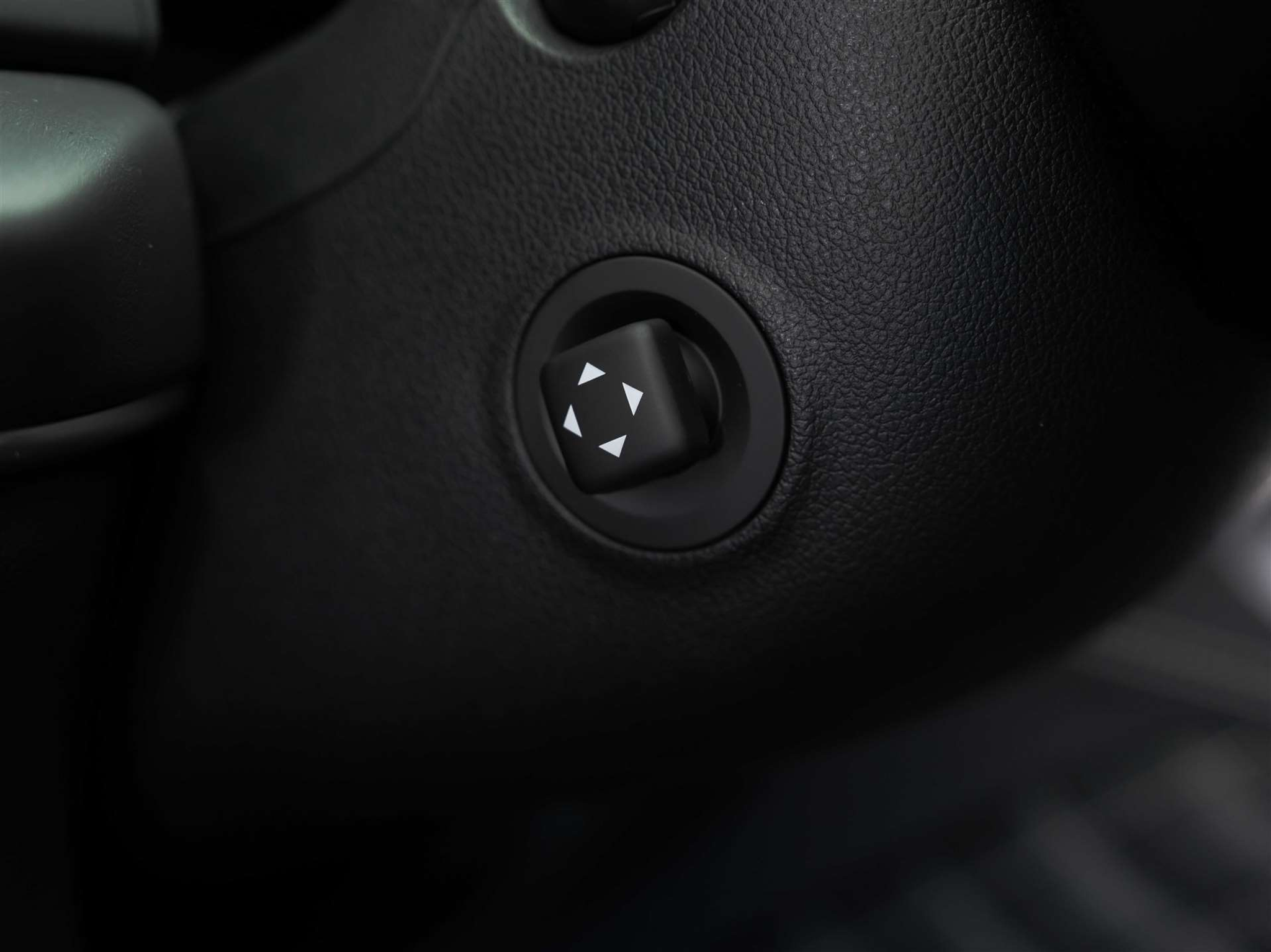 listing desktop thumbnail image 40