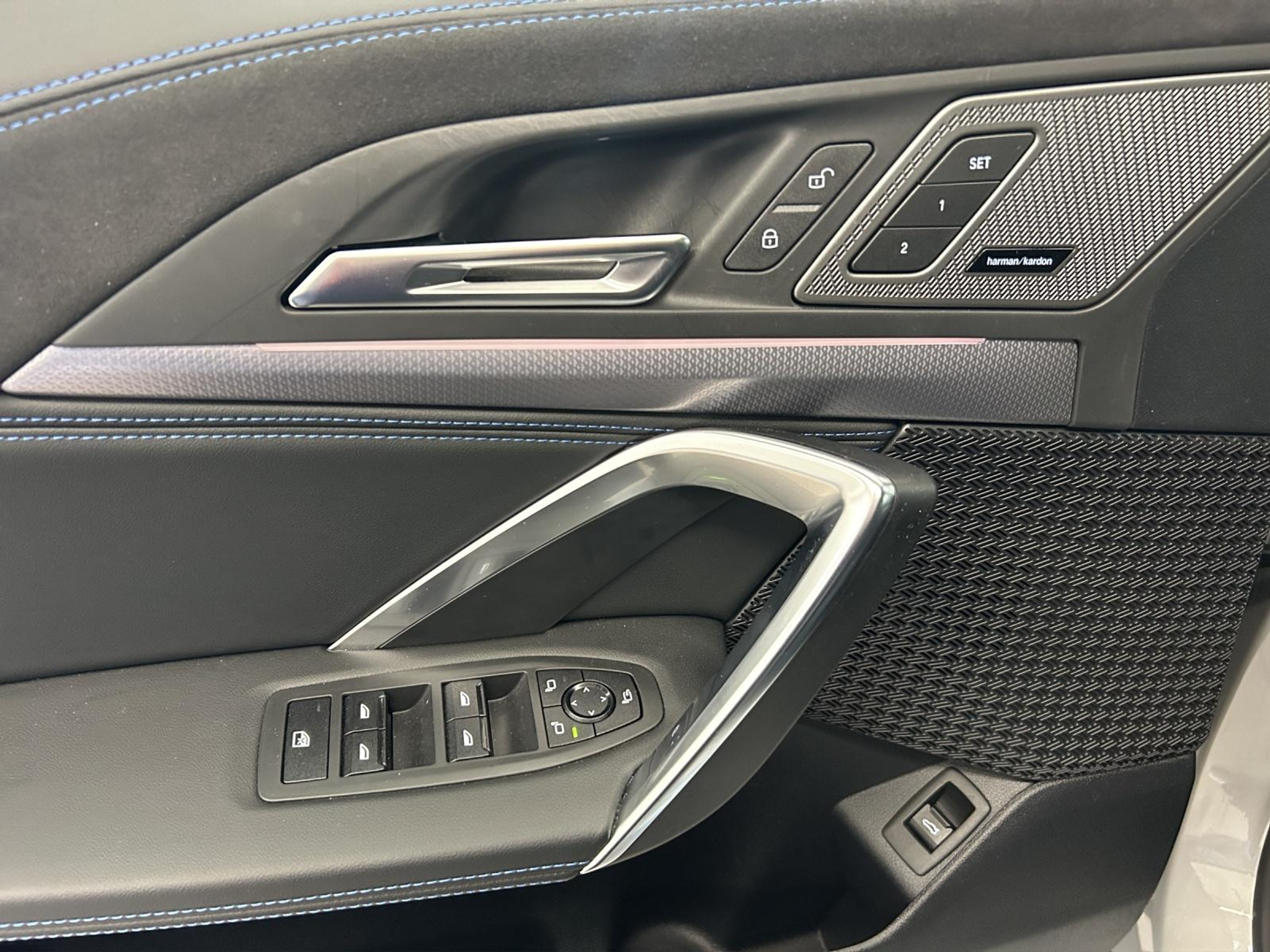 listing desktop thumbnail image 16