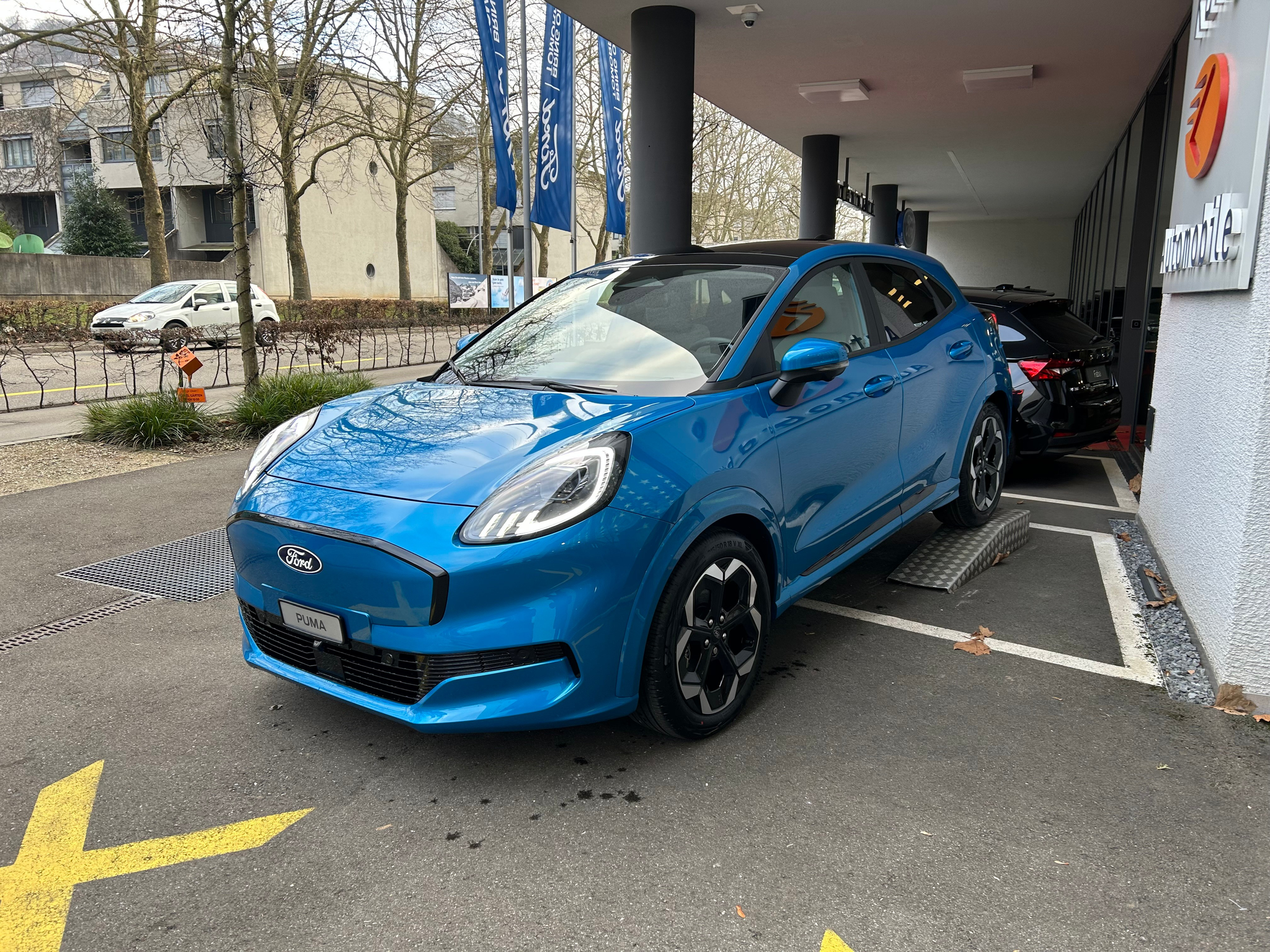 listing desktop thumbnail image 2