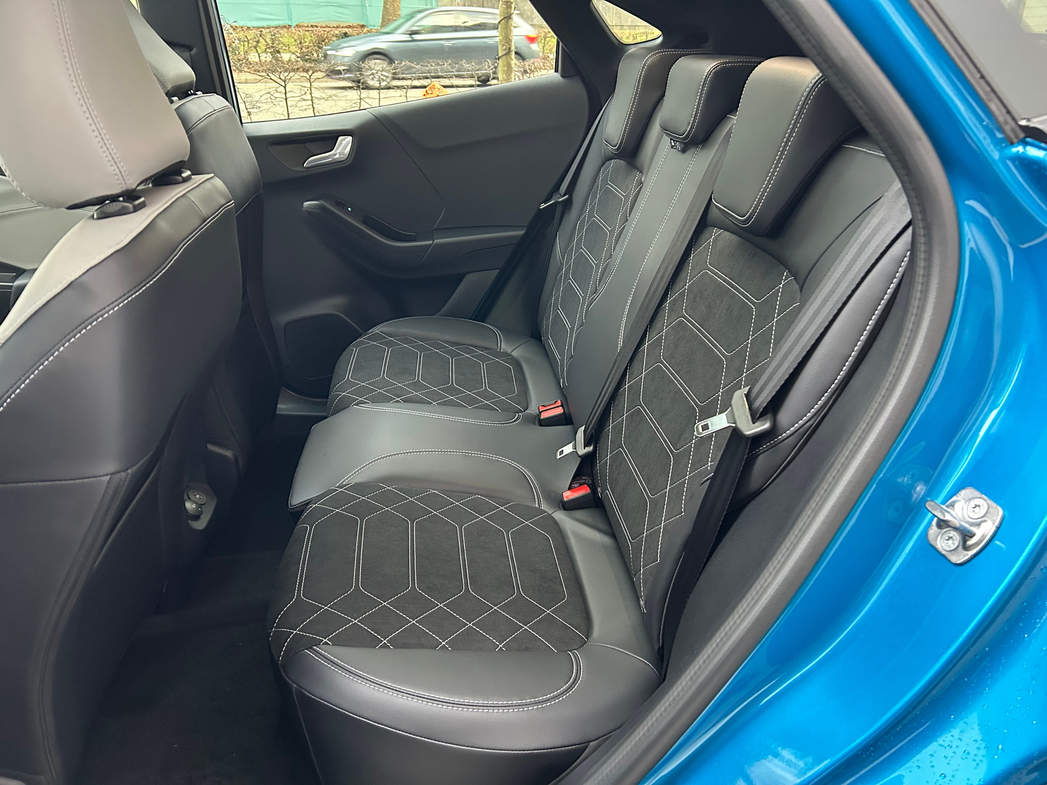 listing desktop thumbnail image 14