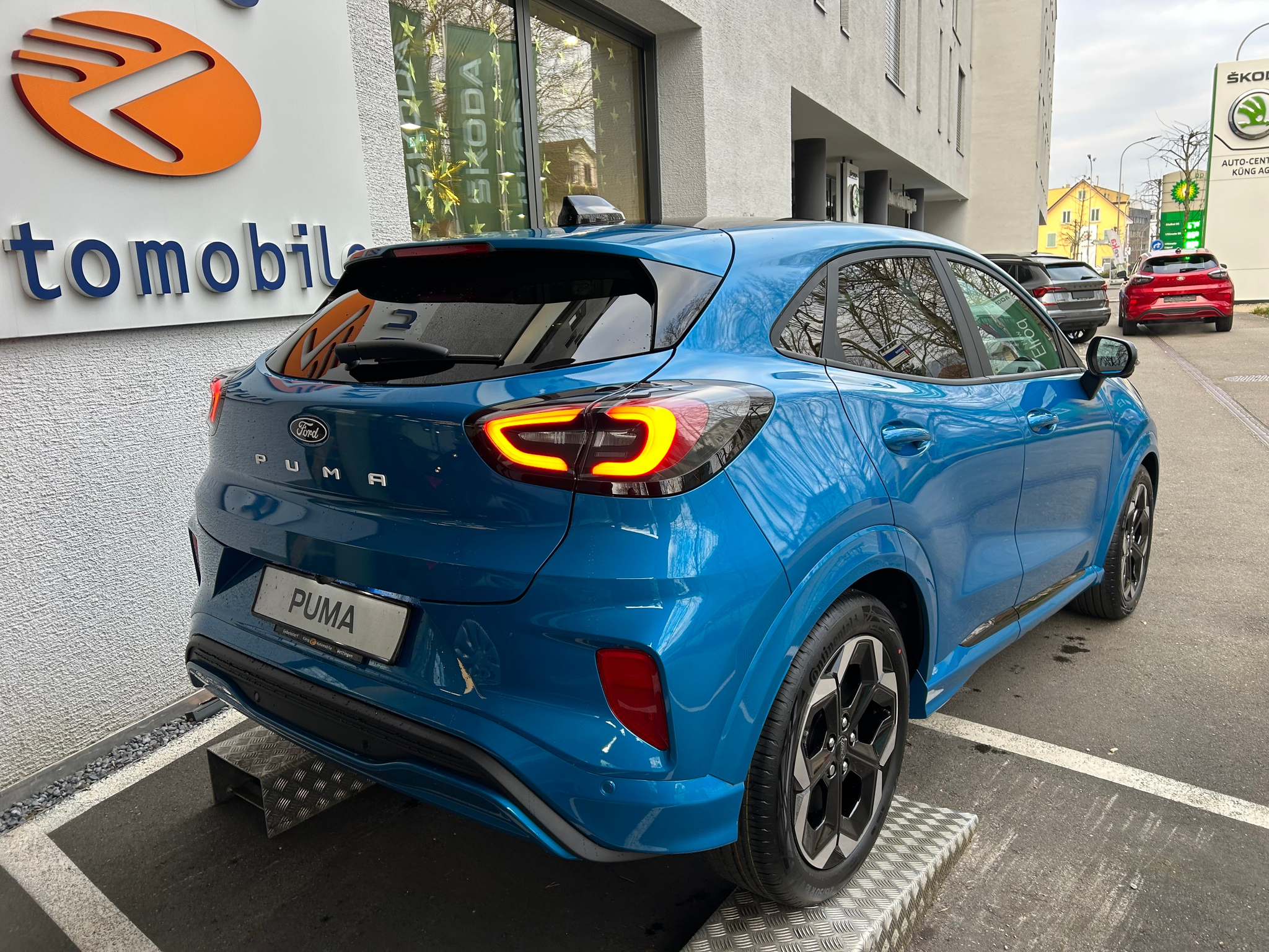 listing desktop thumbnail image 4