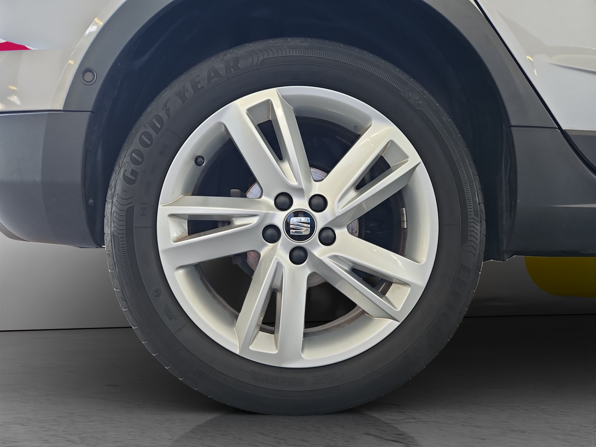 listing desktop thumbnail image 11