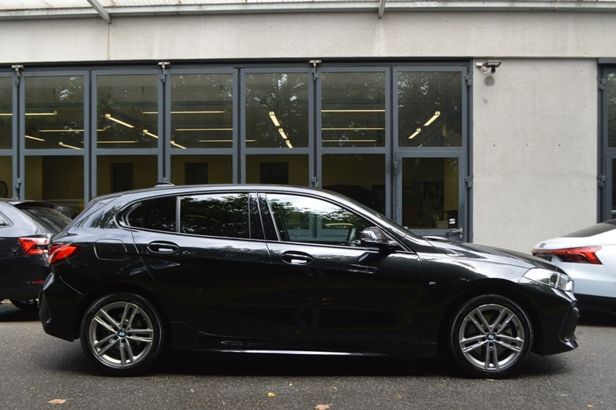 listing desktop thumbnail image 14