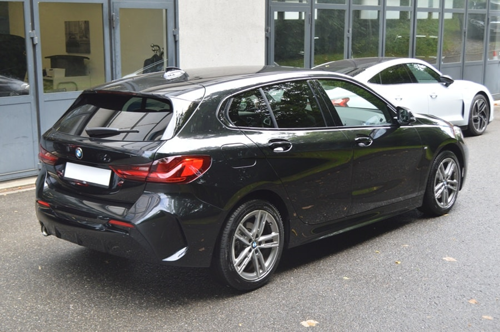 listing desktop thumbnail image 15