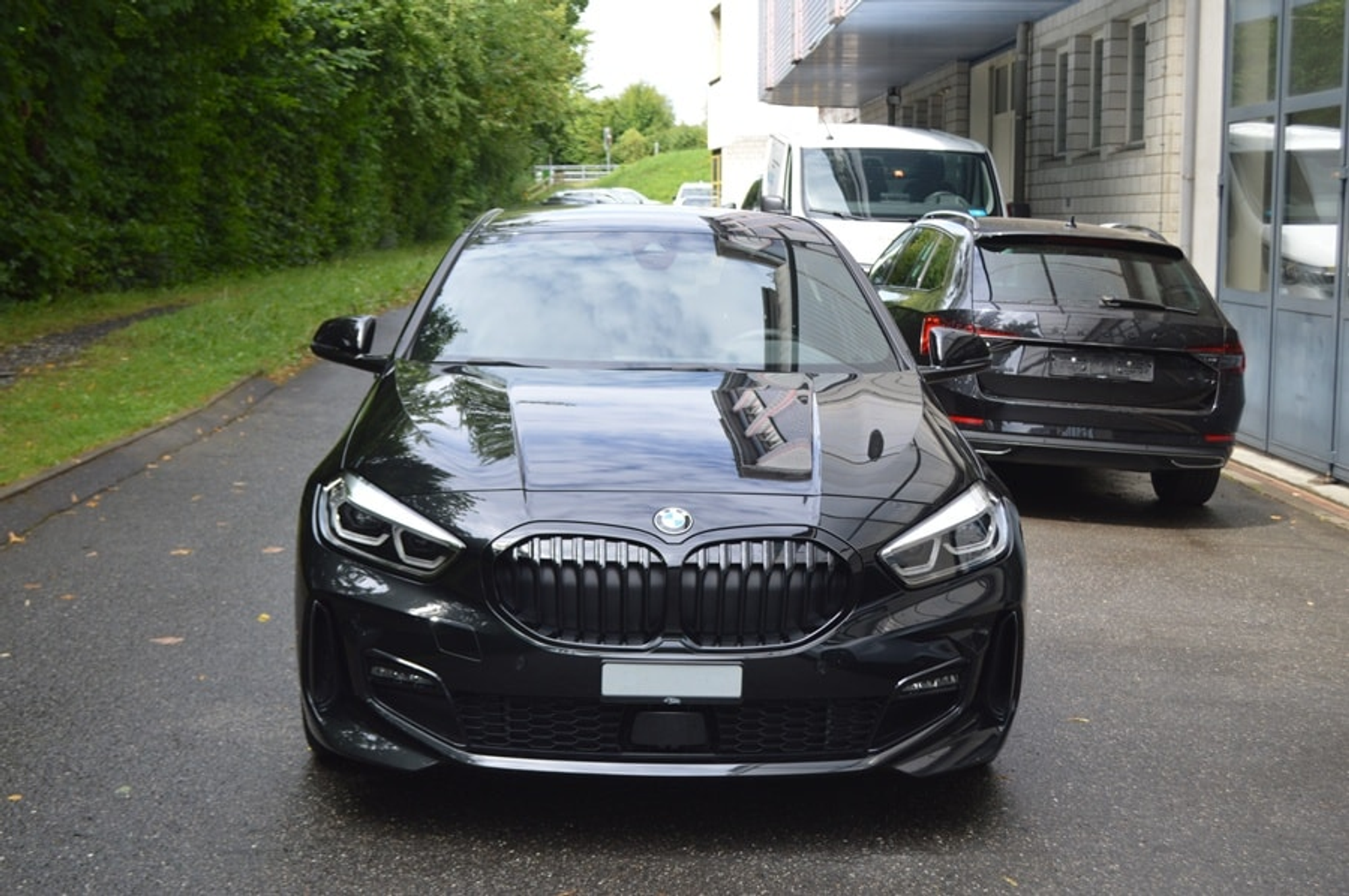 listing desktop thumbnail image 1