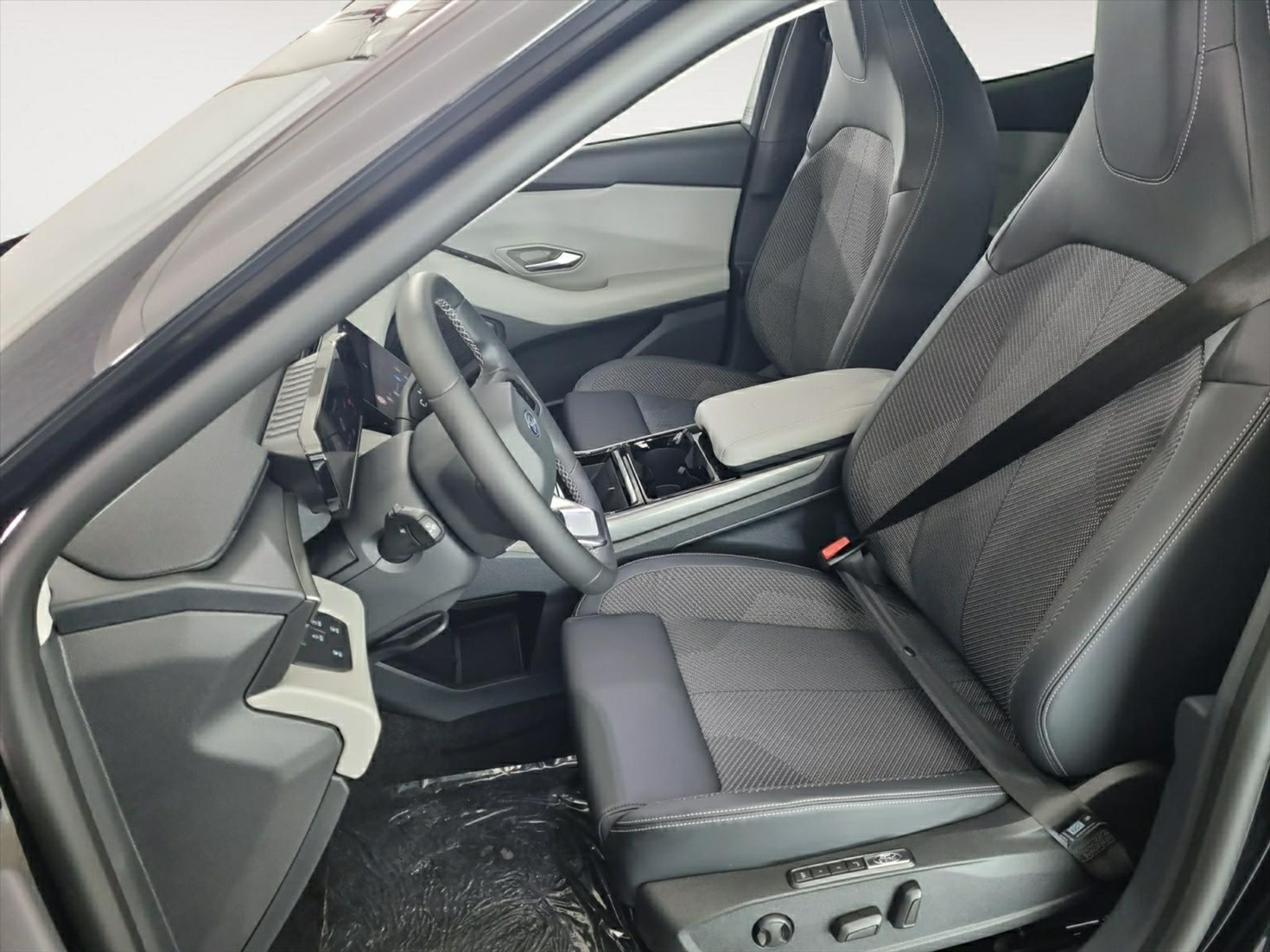 listing desktop thumbnail image 3