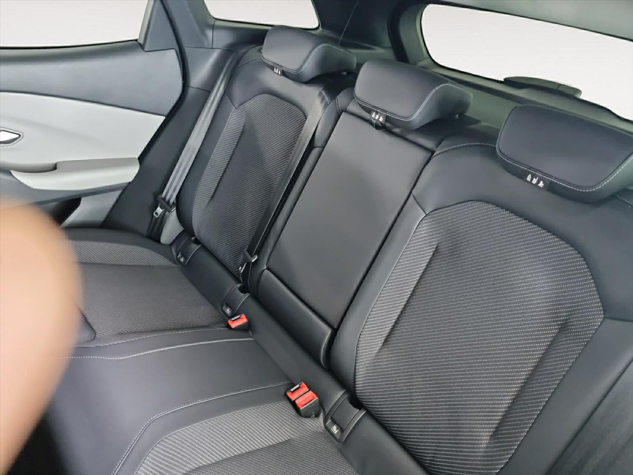 listing desktop thumbnail image 14