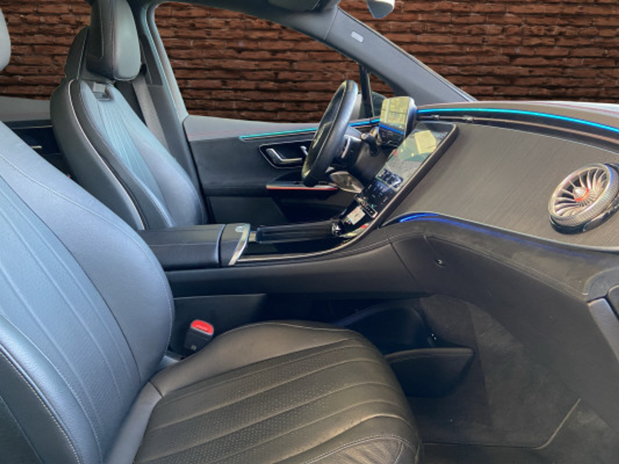 listing desktop thumbnail image 12